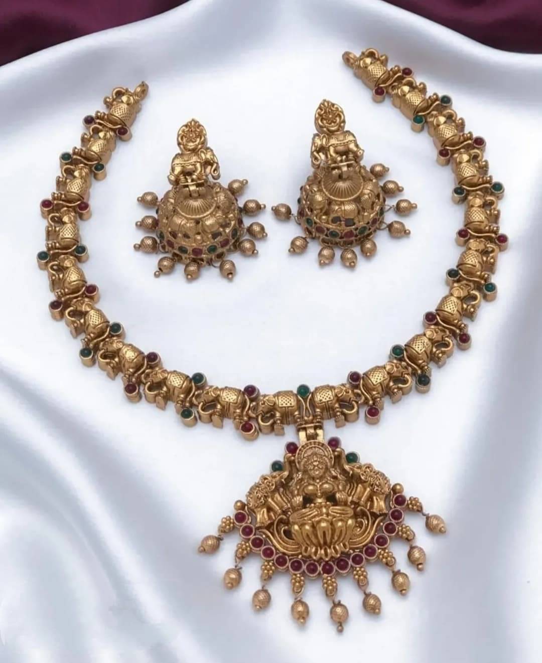     			Shilpa Creation Multi Color Alloy Necklace Set ( Pack of 1 )
