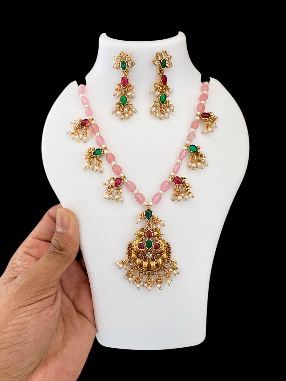     			Shilpa Creation Pink Alloy Necklace Set ( Pack of 1 )