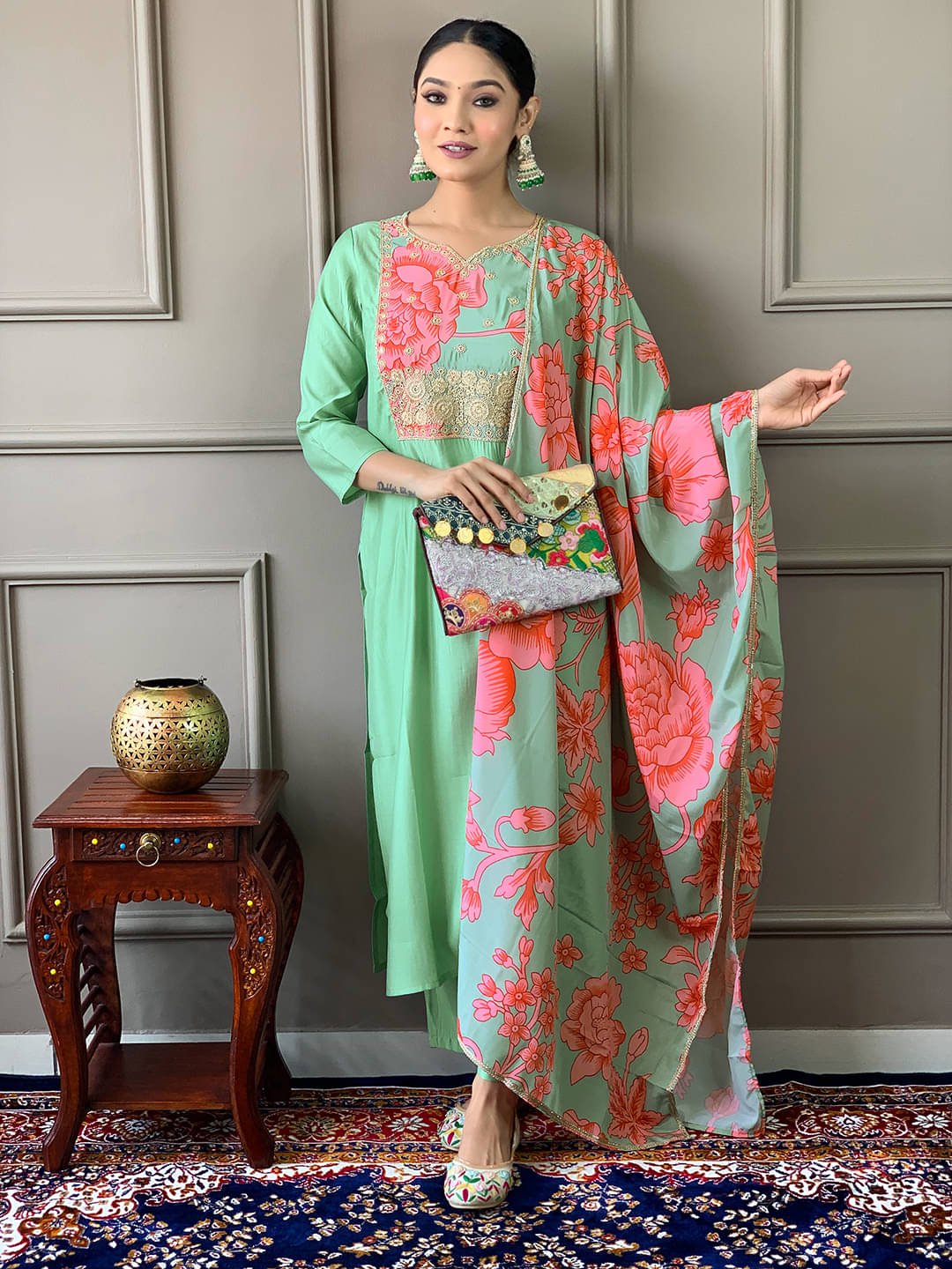     			THE52 Women Chanderi Embroidered Straight Kurti With Pants ( Green )