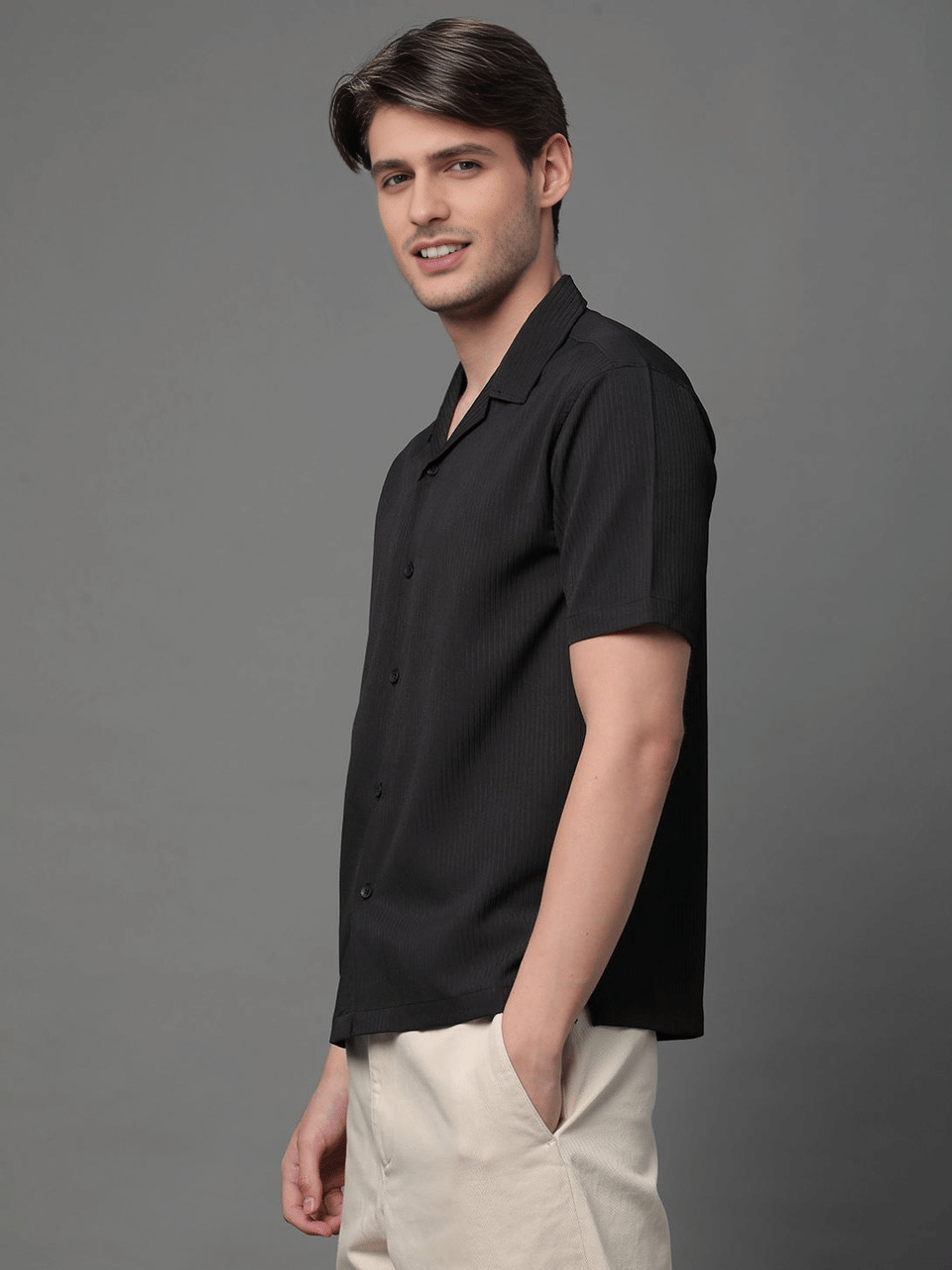    			VIOUR Polyester Regular Fit Solids Half Sleeves Men's Casual Shirt - Black ( Pack of 1 )