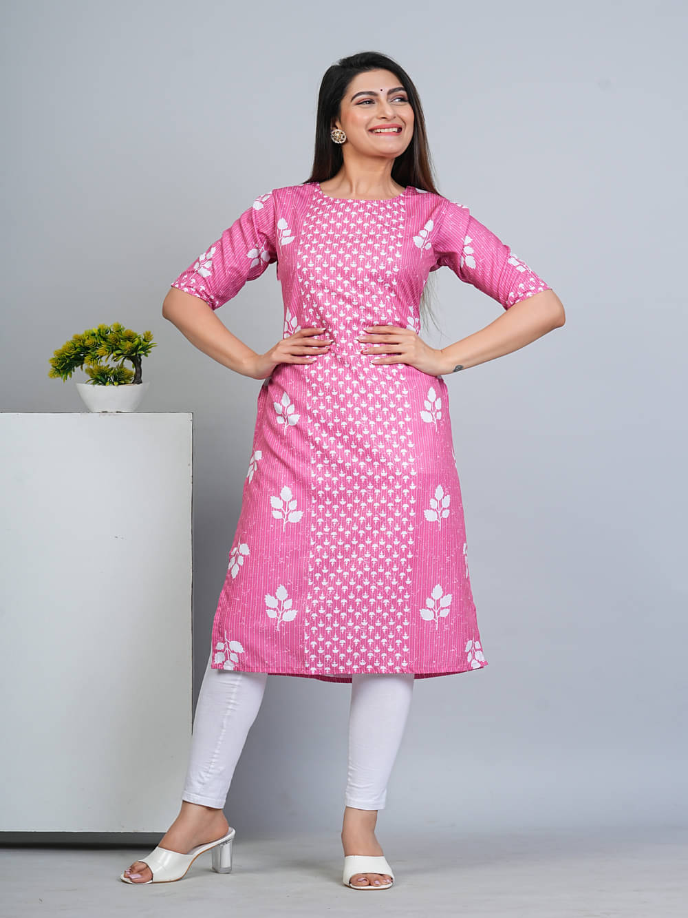     			RIAANA Women Crepe Printed A-line Kurti ( Pink )