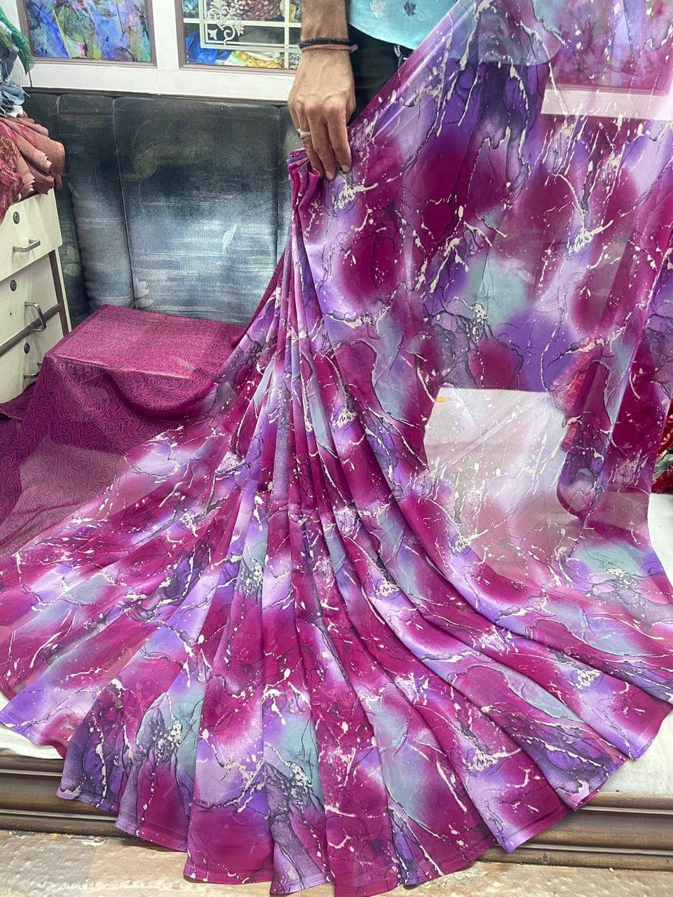 SHIRODHARI Georgette Printed Saree With Unstitched Blouse Piece ( Wine ) SHIRODHARI Georgette Printed Saree With Unstitched Blouse Piece ( Wine )