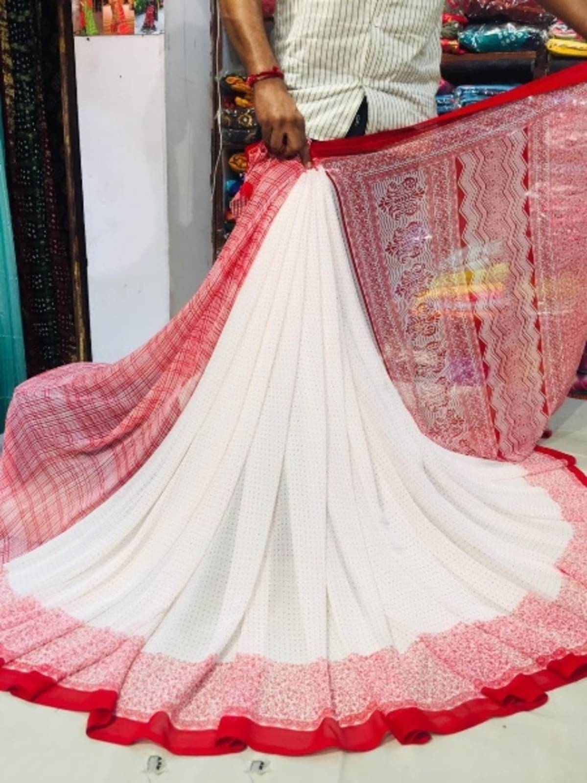 SHIRODHARI Georgette Printed Saree With Unstitched Blouse Piece ( Red ) SHIRODHARI Georgette Printed Saree With Unstitched Blouse Piece ( Red )