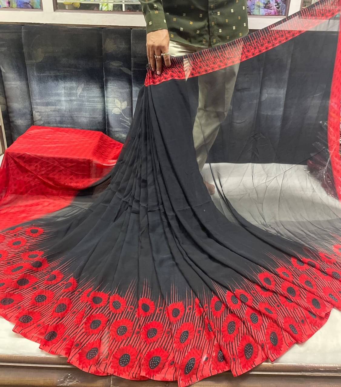 SHIRODHARI Georgette Printed Saree With Unstitched Blouse Piece ( Red ) SHIRODHARI Georgette Printed Saree With Unstitched Blouse Piece ( Red )