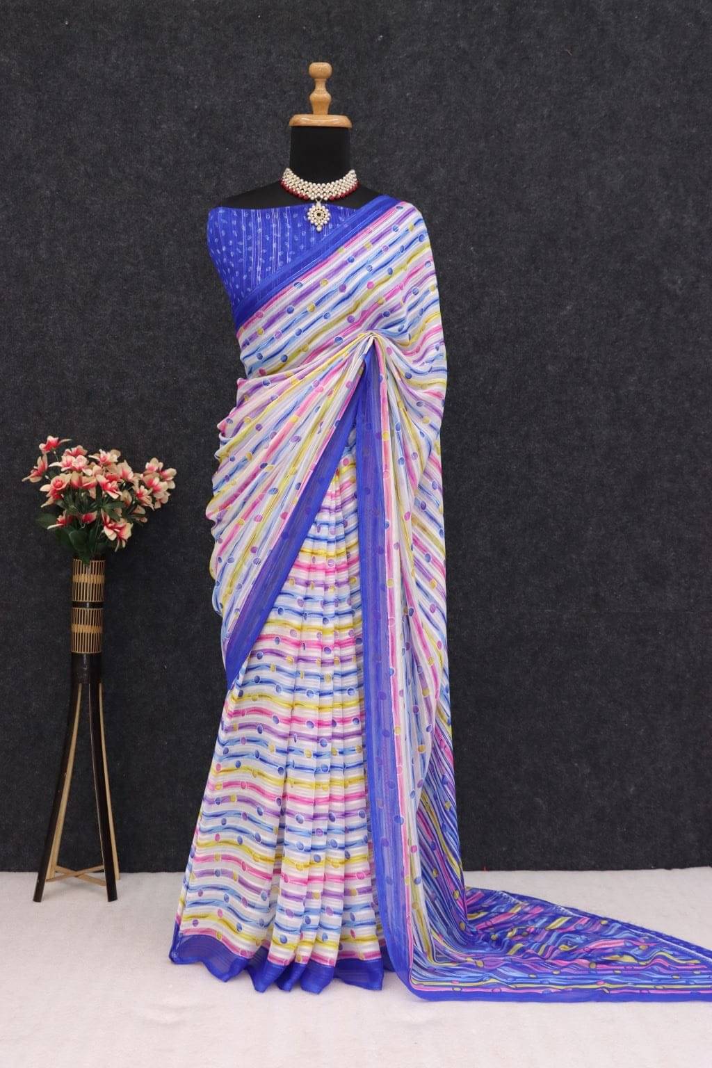     			SHIRODHARI Georgette Printed Saree With Unstitched Blouse Piece ( Blue )