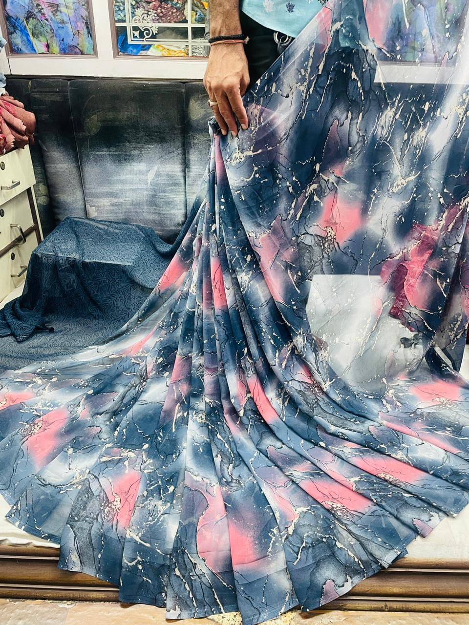 SHIRODHARI Georgette Printed Saree With Unstitched Blouse Piece ( Grey ) SHIRODHARI Georgette Printed Saree With Unstitched Blouse Piece ( Grey )