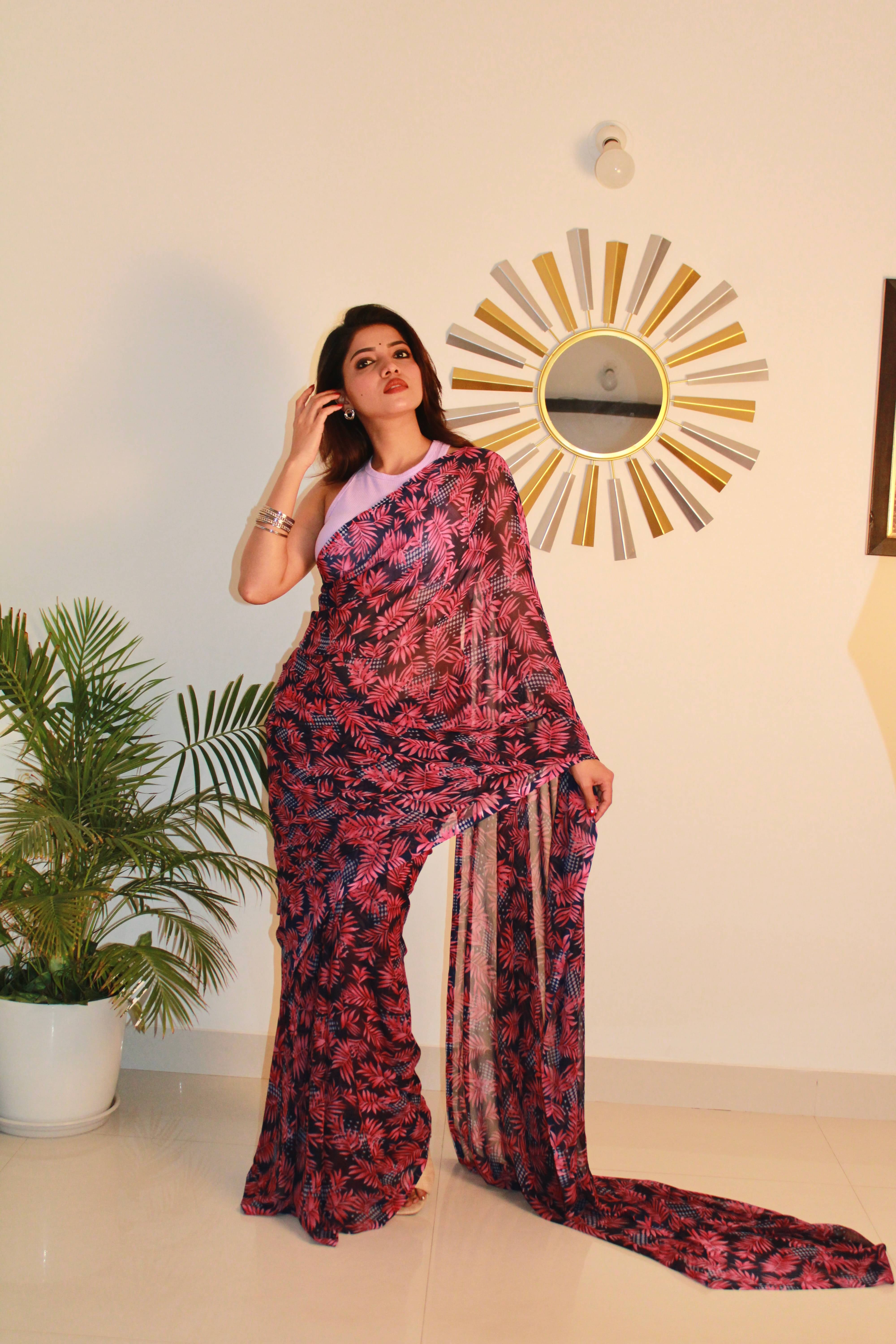     			SHIRODHARI Georgette Printed Saree With Unstitched Blouse Piece ( Pink )