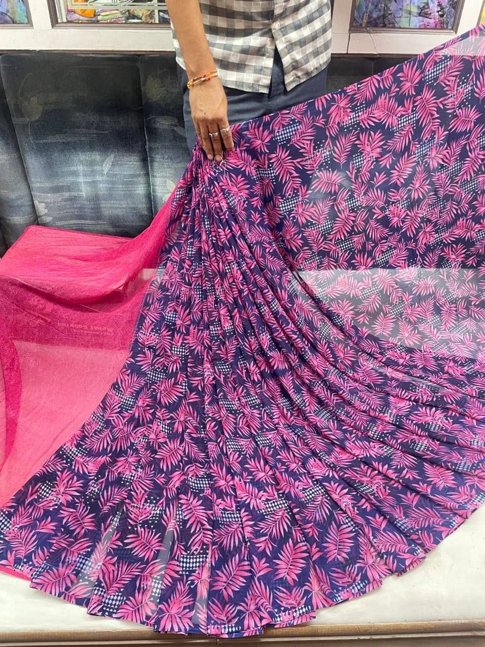 SHIRODHARI Georgette Printed Saree With Unstitched Blouse Piece ( Pink ) SHIRODHARI Georgette Printed Saree With Unstitched Blouse Piece ( Pink )