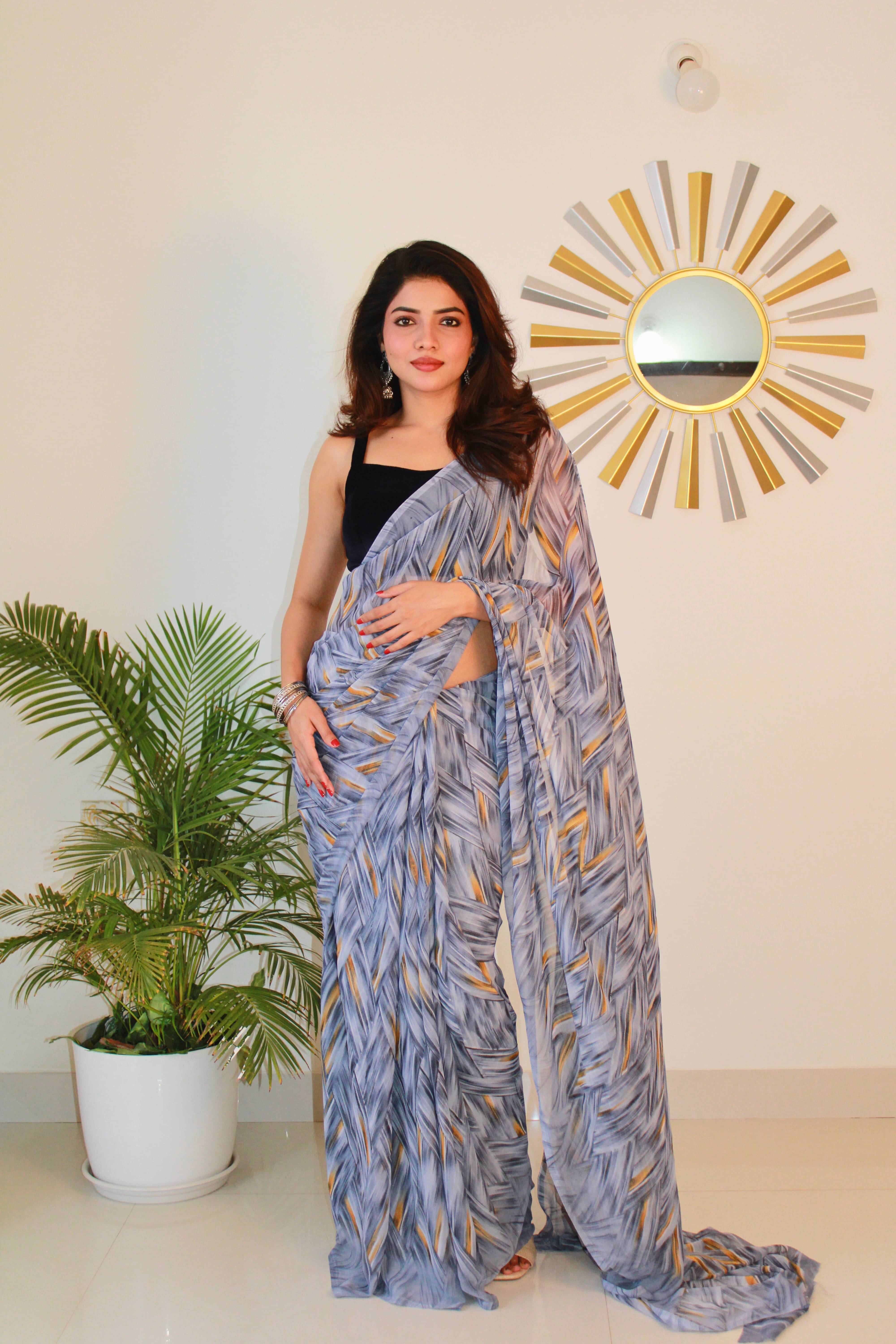 SHIRODHARI Georgette Printed Saree With Unstitched Blouse Piece ( Grey ) SHIRODHARI Georgette Printed Saree With Unstitched Blouse Piece ( Grey )
