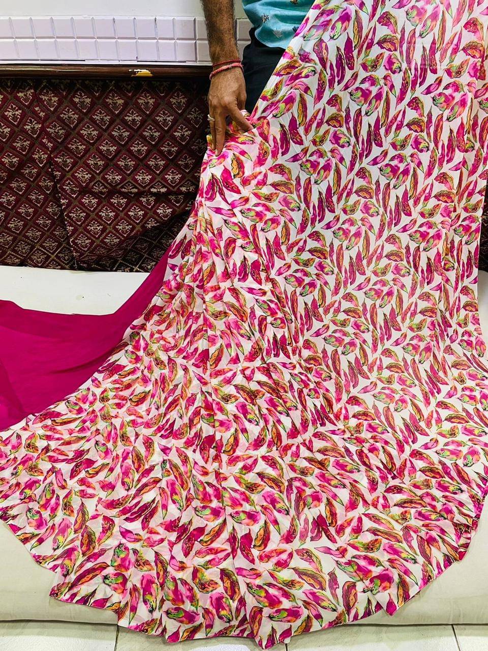 SHIRODHARI Georgette Printed Saree With Unstitched Blouse Piece ( Pink ) SHIRODHARI Georgette Printed Saree With Unstitched Blouse Piece ( Pink )