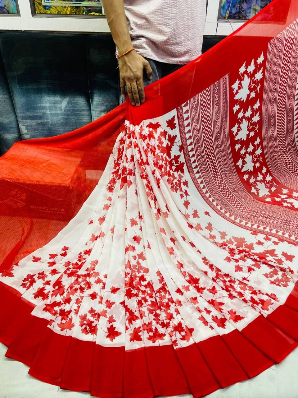 SHIRODHARI Georgette Printed Saree With Unstitched Blouse Piece ( Red ) SHIRODHARI Georgette Printed Saree With Unstitched Blouse Piece ( Red )