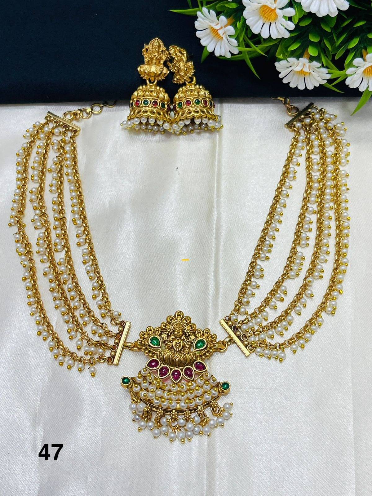     			Shilpa Creation Multicolor Alloy Necklace Set ( Pack of 1 )