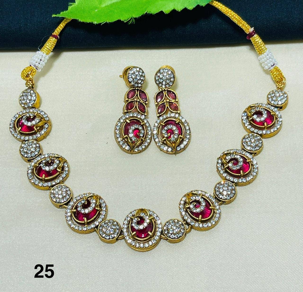     			Shilpa Creation Red Alloy Necklace Set ( Pack of 1 )