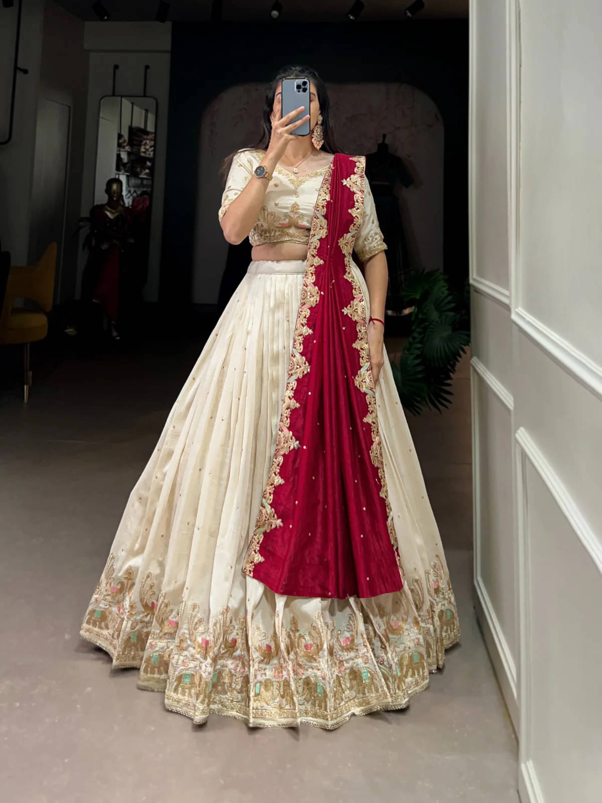     			kedar fab White Silk Circular Semi Stitched Lehenga Single