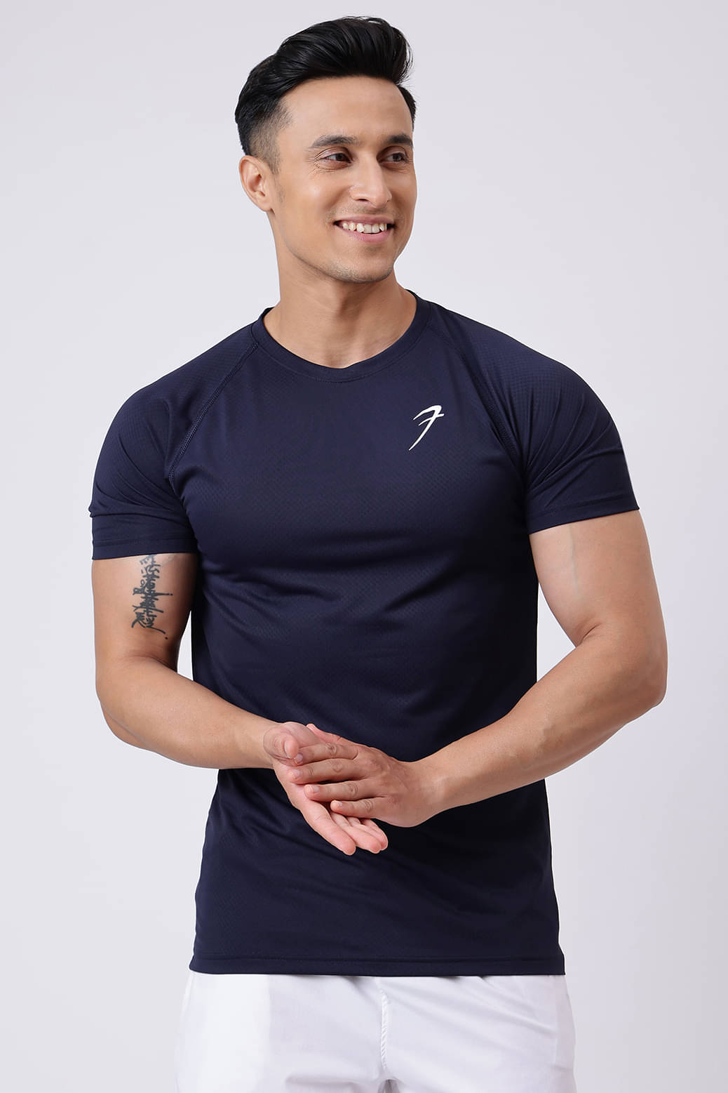 Fuaark Navy Polyester Slim Fit Men's Sports T-Shirt ( Pack of 1 ) Fuaark Navy Polyester Slim Fit Men's Sports T-Shirt ( Pack of 1 )