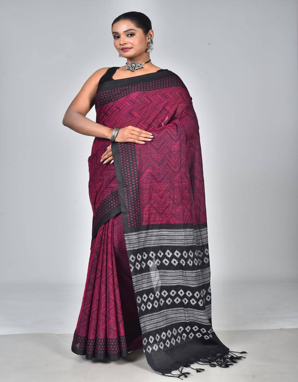 PIYARI FASHION Cotton Printed Tant Saree With Unstitched Blouse Piece ( Magenta ) PIYARI FASHION Cotton Printed Tant Saree With Unstitched Blouse Piece ( Magenta )