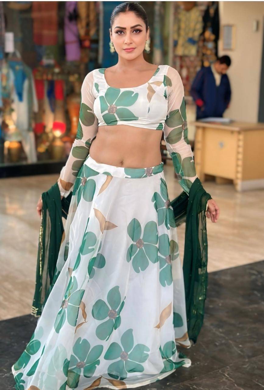ayush kumar Green,White Faux Organza Chaniya Choli Semi Stitched Lehenga Single ayush kumar Green,White Faux Organza Chaniya Choli Semi Stitched Lehenga Single