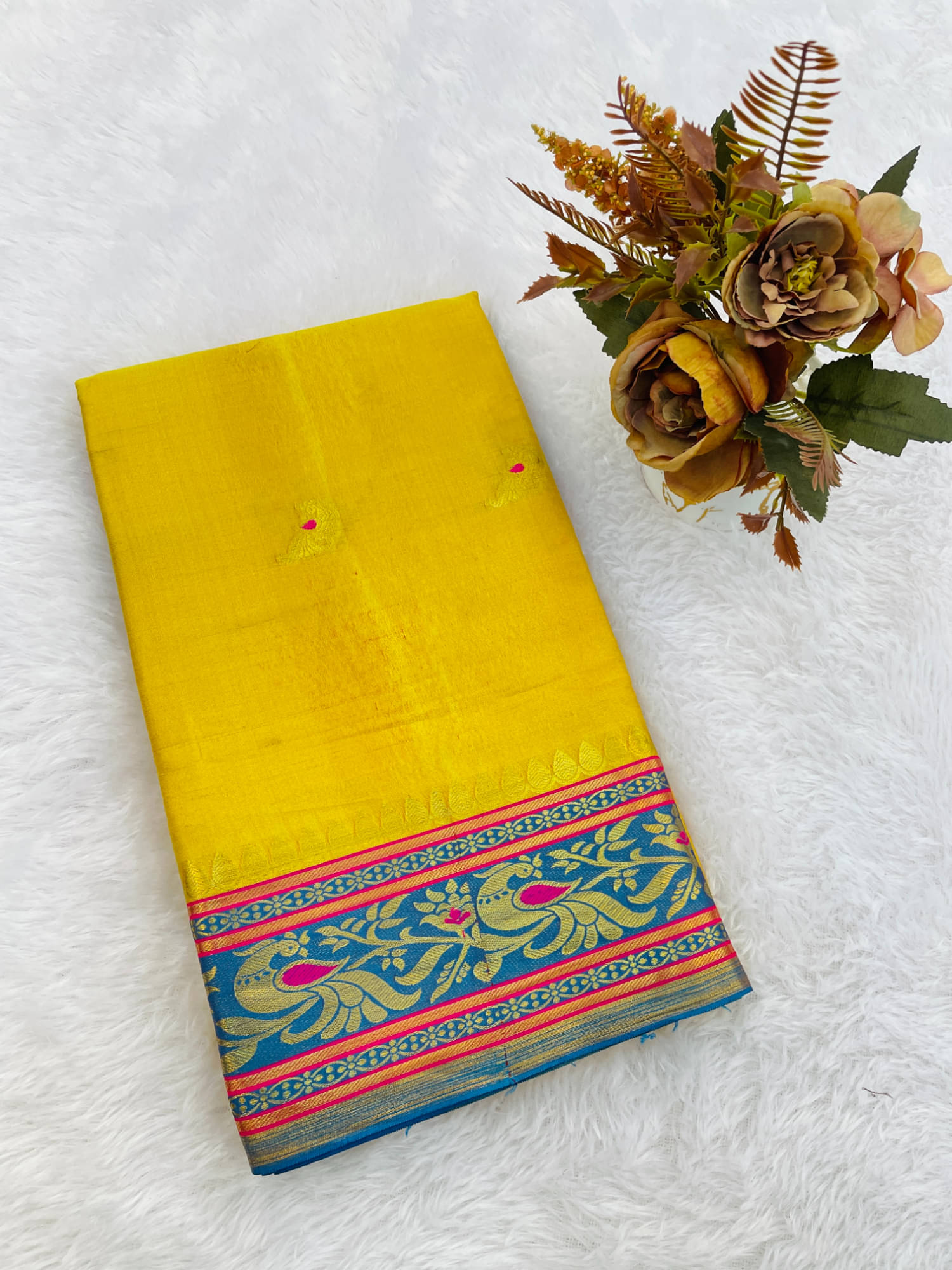     			Aika Cotton Blend Woven Paithani Sarees With Unstitched Blouse Piece ( Yellow )