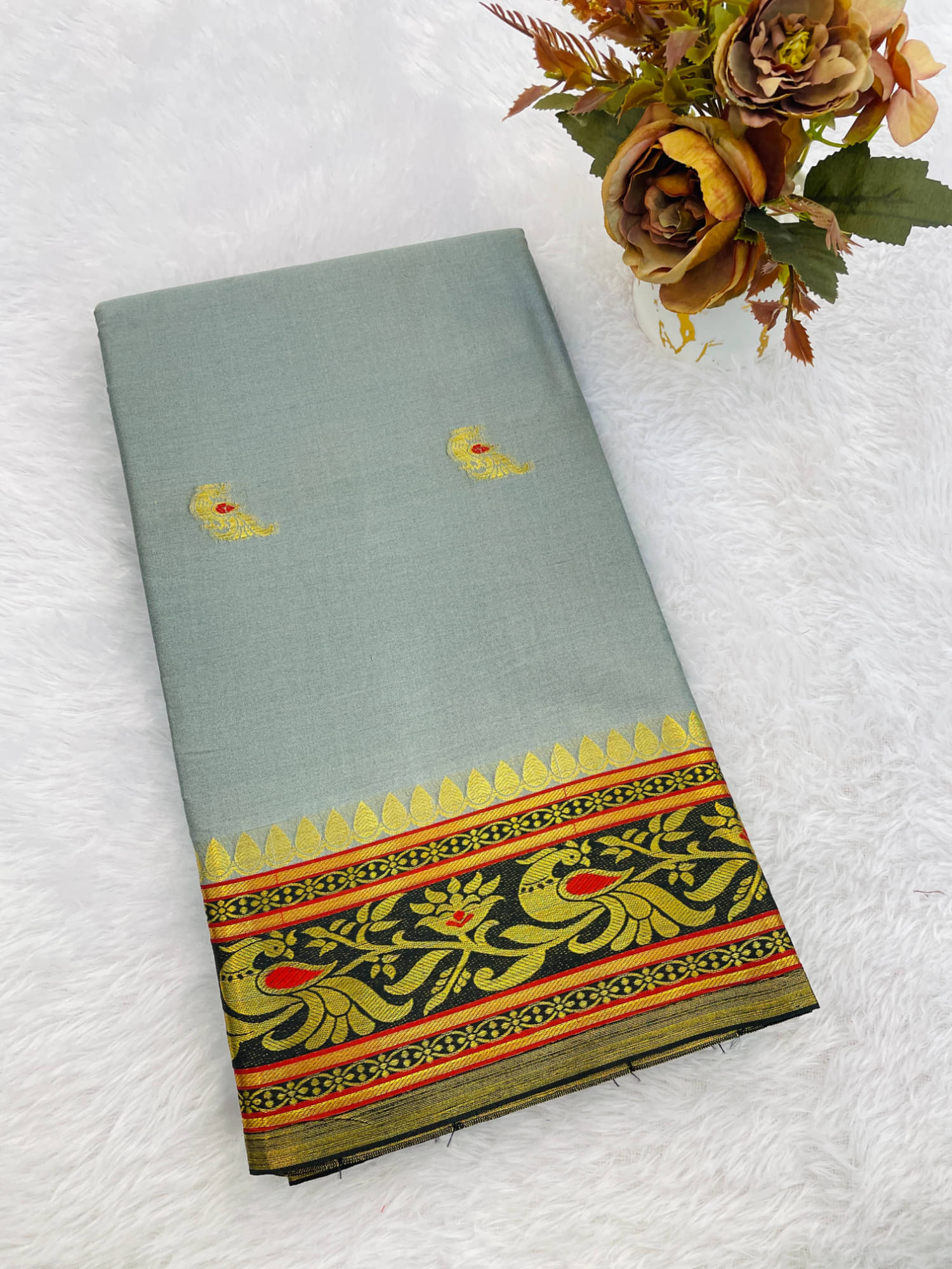Aika Cotton Blend Woven Paithani Sarees With Unstitched Blouse Piece ( Grey ) Aika Cotton Blend Woven Paithani Sarees With Unstitched Blouse Piece ( Grey )