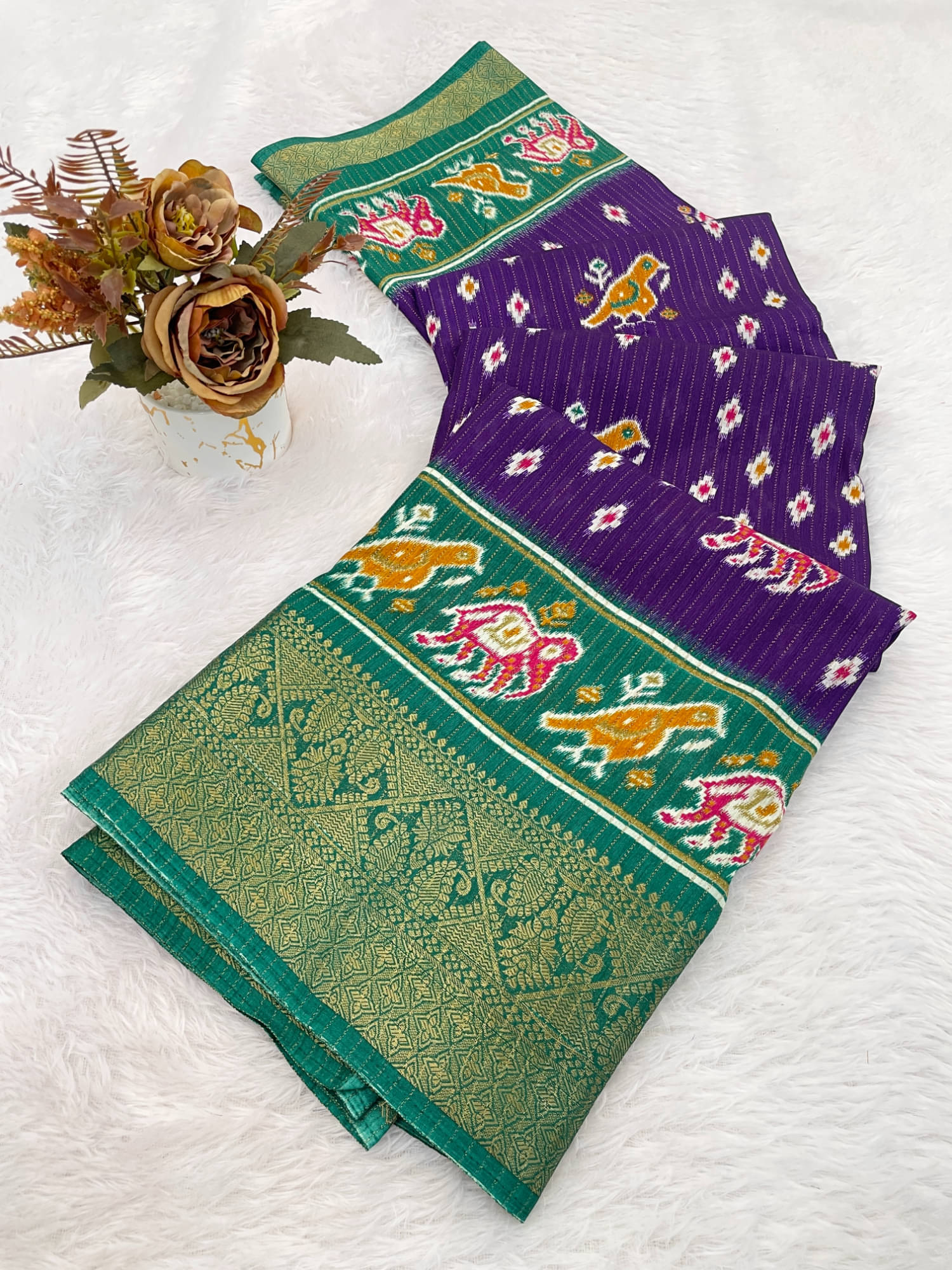     			JULEE Silk Blend Printed Paithani Sarees With Unstitched Blouse Piece ( Purple )