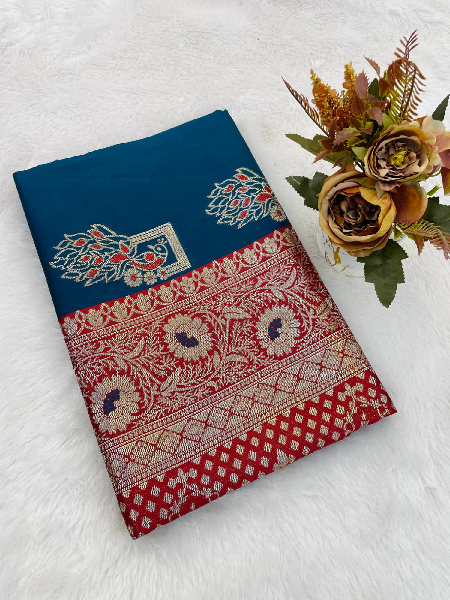 JULEE Silk Blend Woven Paithani Sarees With Unstitched Blouse Piece ( Teal ) JULEE Silk Blend Woven Paithani Sarees With Unstitched Blouse Piece ( Teal )