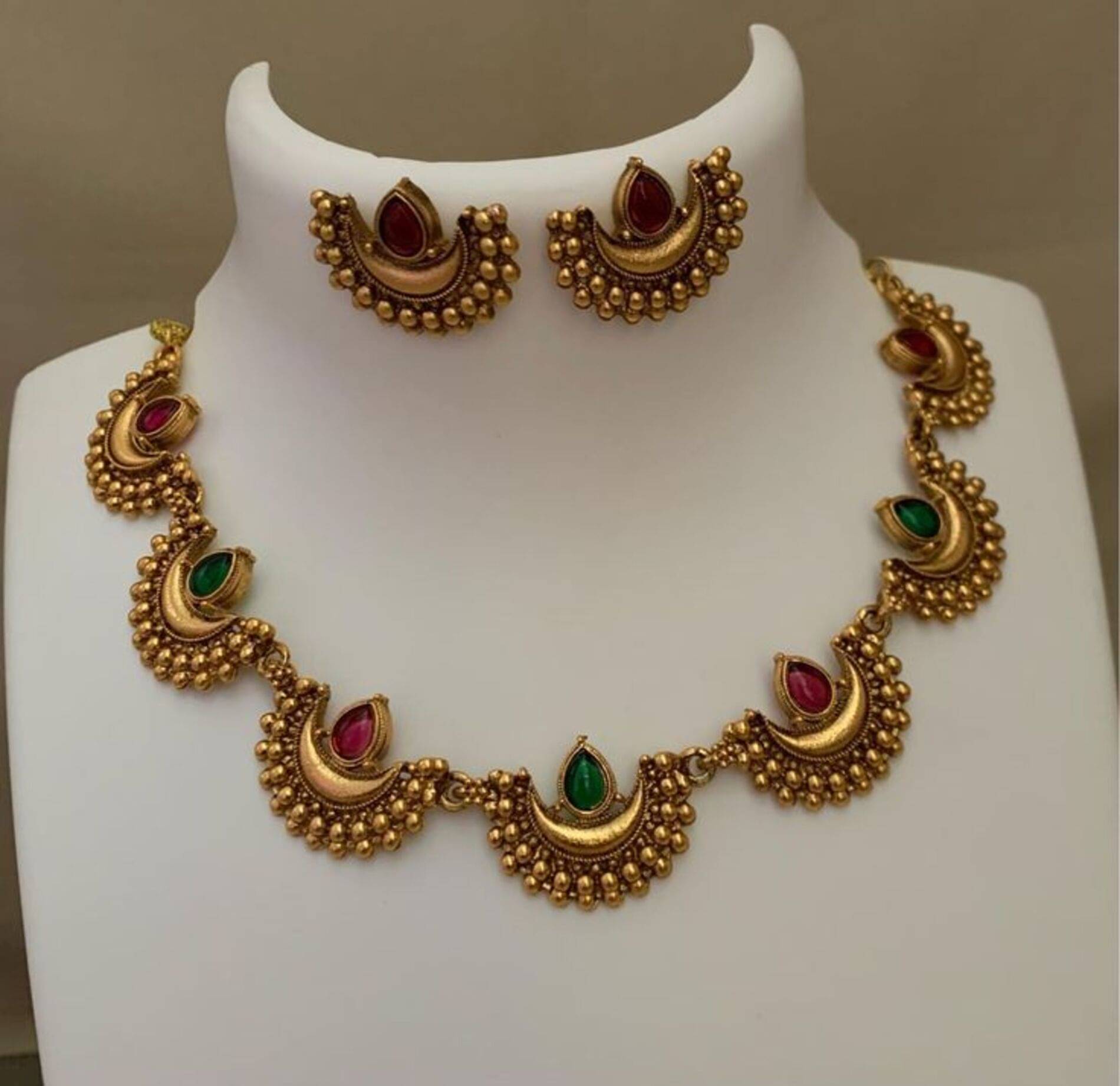     			Pamadhya Multicolor Copper Necklace Set ( Pack of 1 )