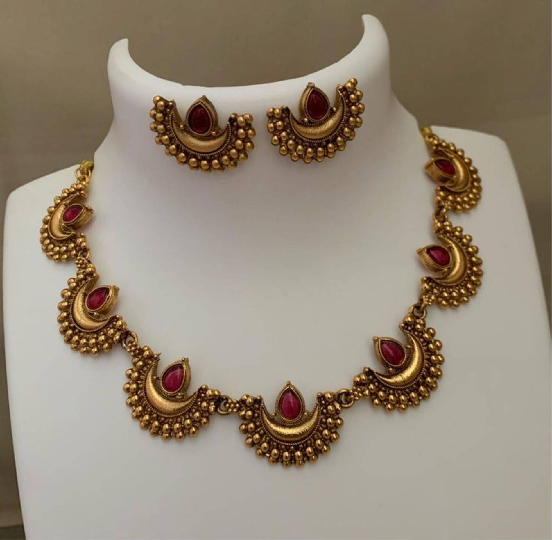     			Pamadhya Red Copper Necklace Set ( Pack of 1 )