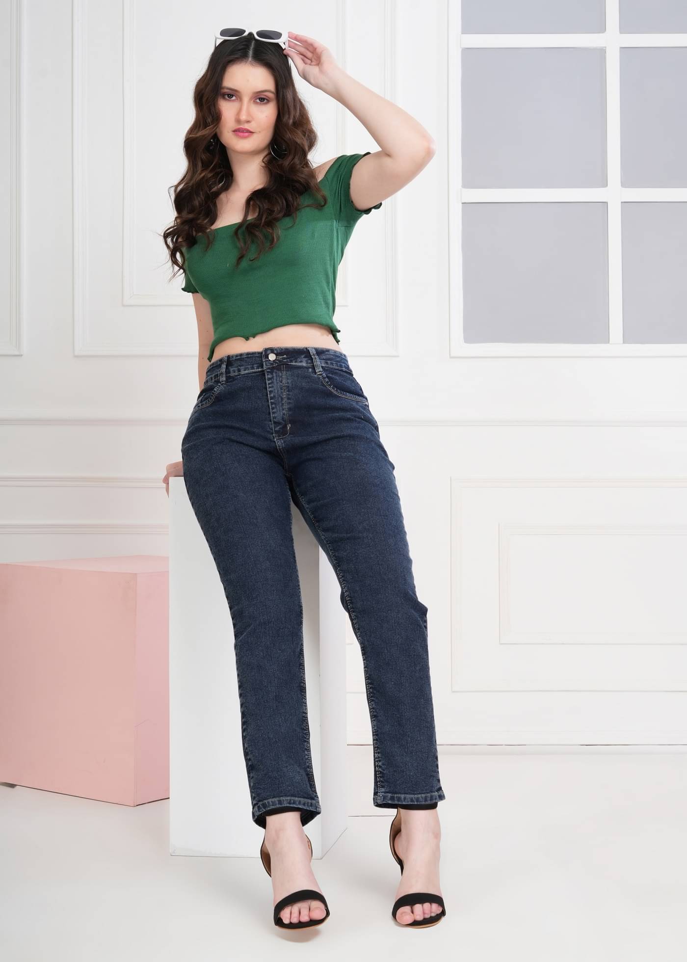     			VOLVIERA Women Regular Fit Waist Jeans