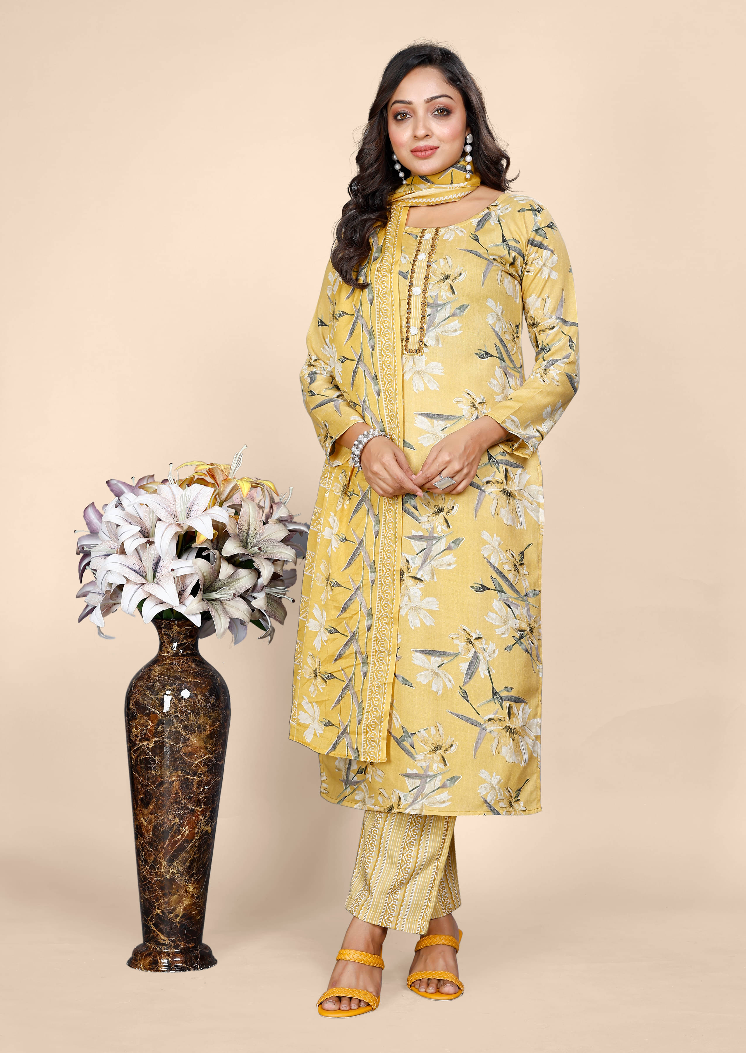     			ONECLICK Women Cotton Printed Straight Kurti With Pants ( Yellow )