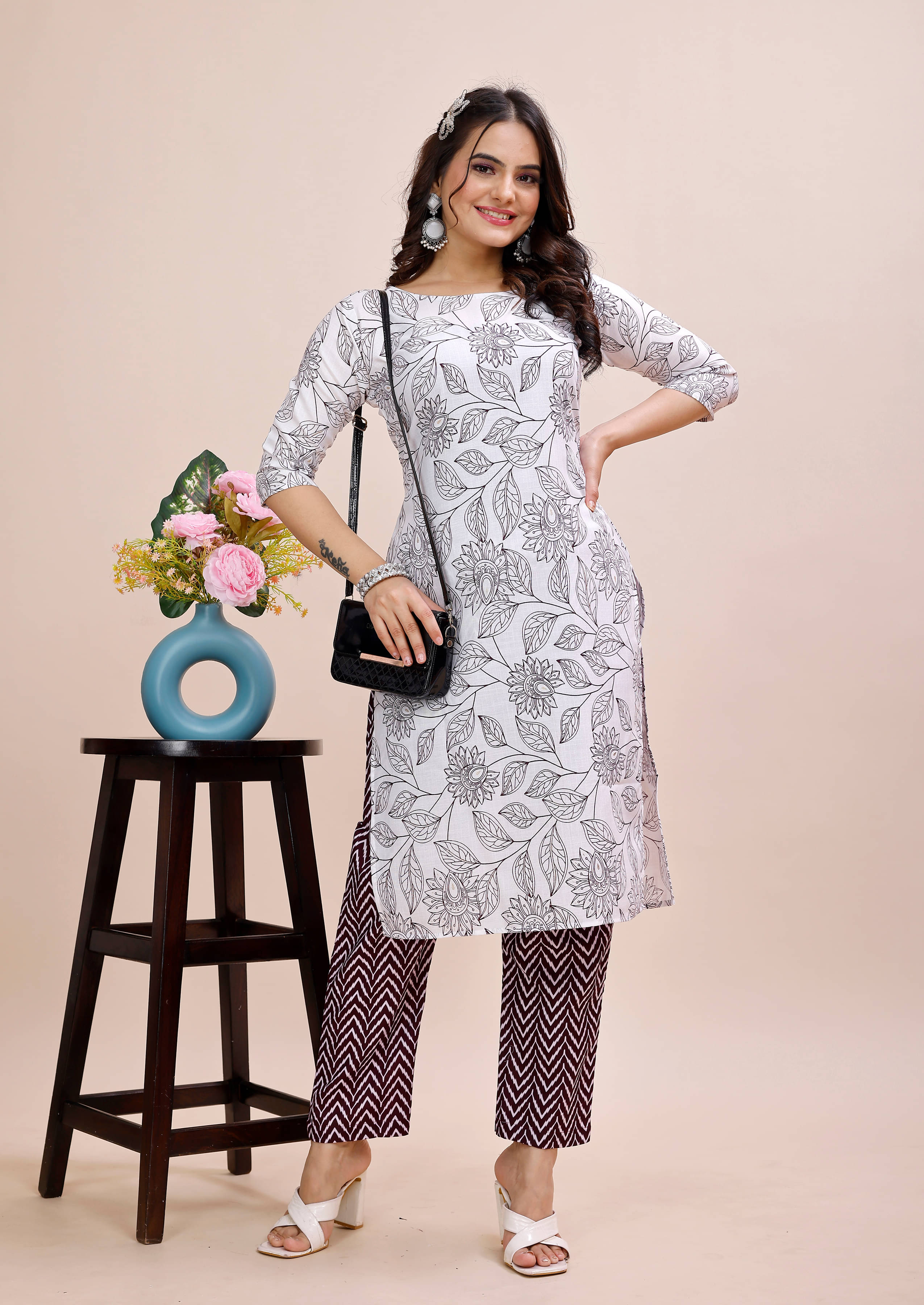 ONECLICK Women Cotton Printed Straight Kurti With Pants ( Silver ) ONECLICK Women Cotton Printed Straight Kurti With Pants ( Silver )