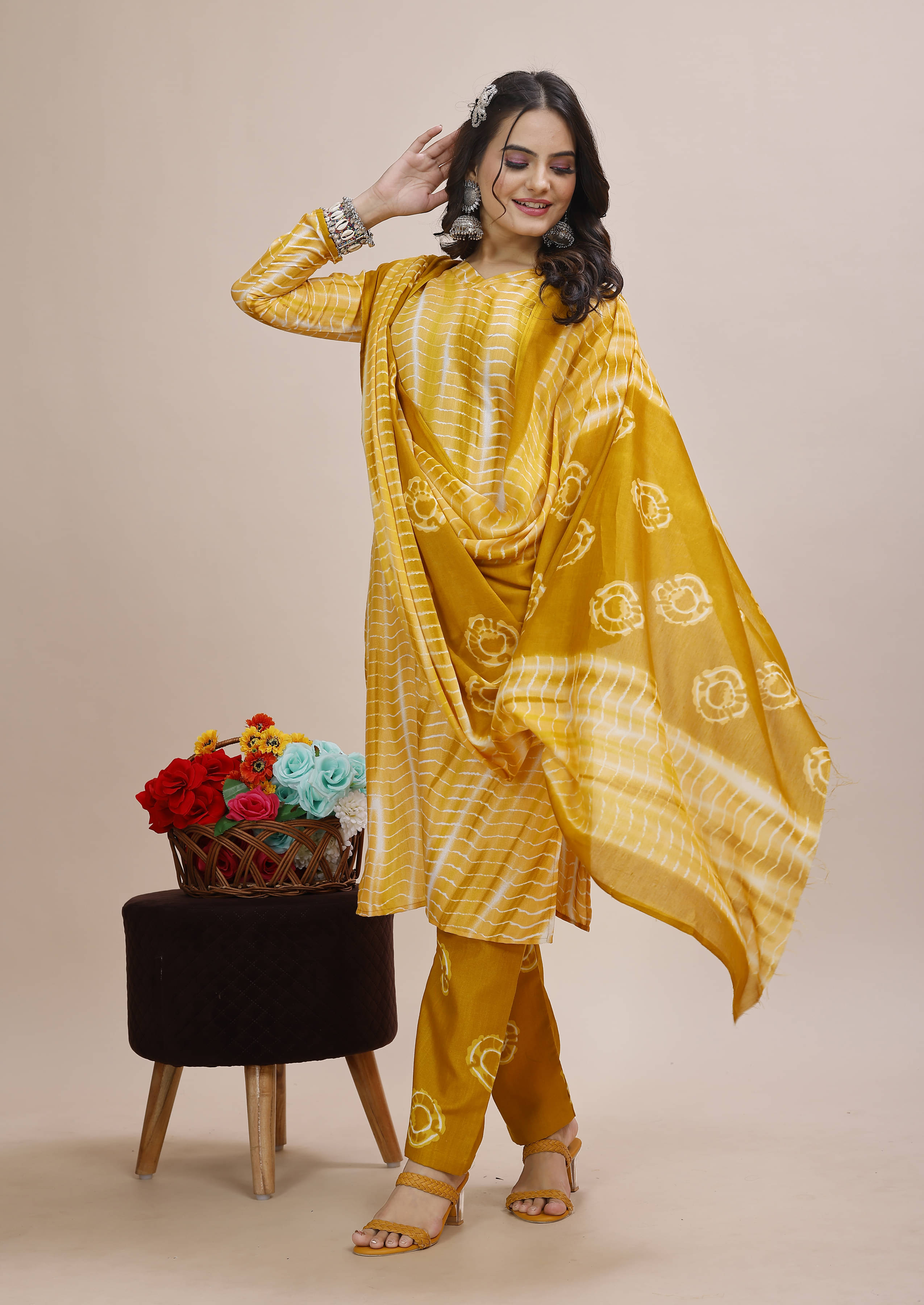     			ONECLICK Women Cotton Printed Straight Kurti With Pants ( Yellow )