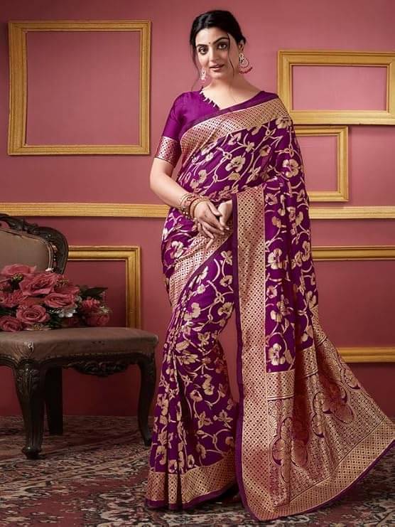 YUGAVEERAA Silk Woven Saree With Unstitched Blouse Piece ( Wine ) YUGAVEERAA Silk Woven Saree With Unstitched Blouse Piece ( Wine )