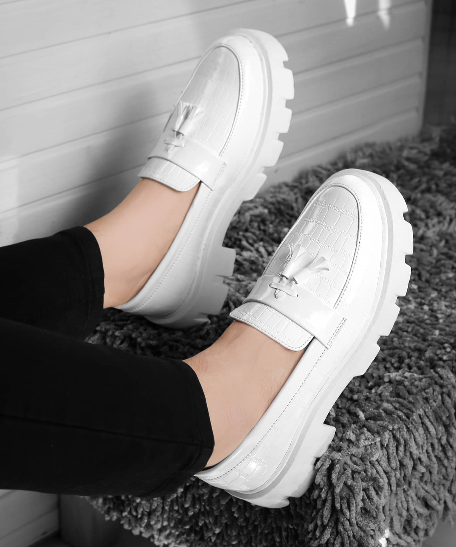     			BXXY Casual Tessel Sneaker Slip-On White Men's Lifestyle Shoes