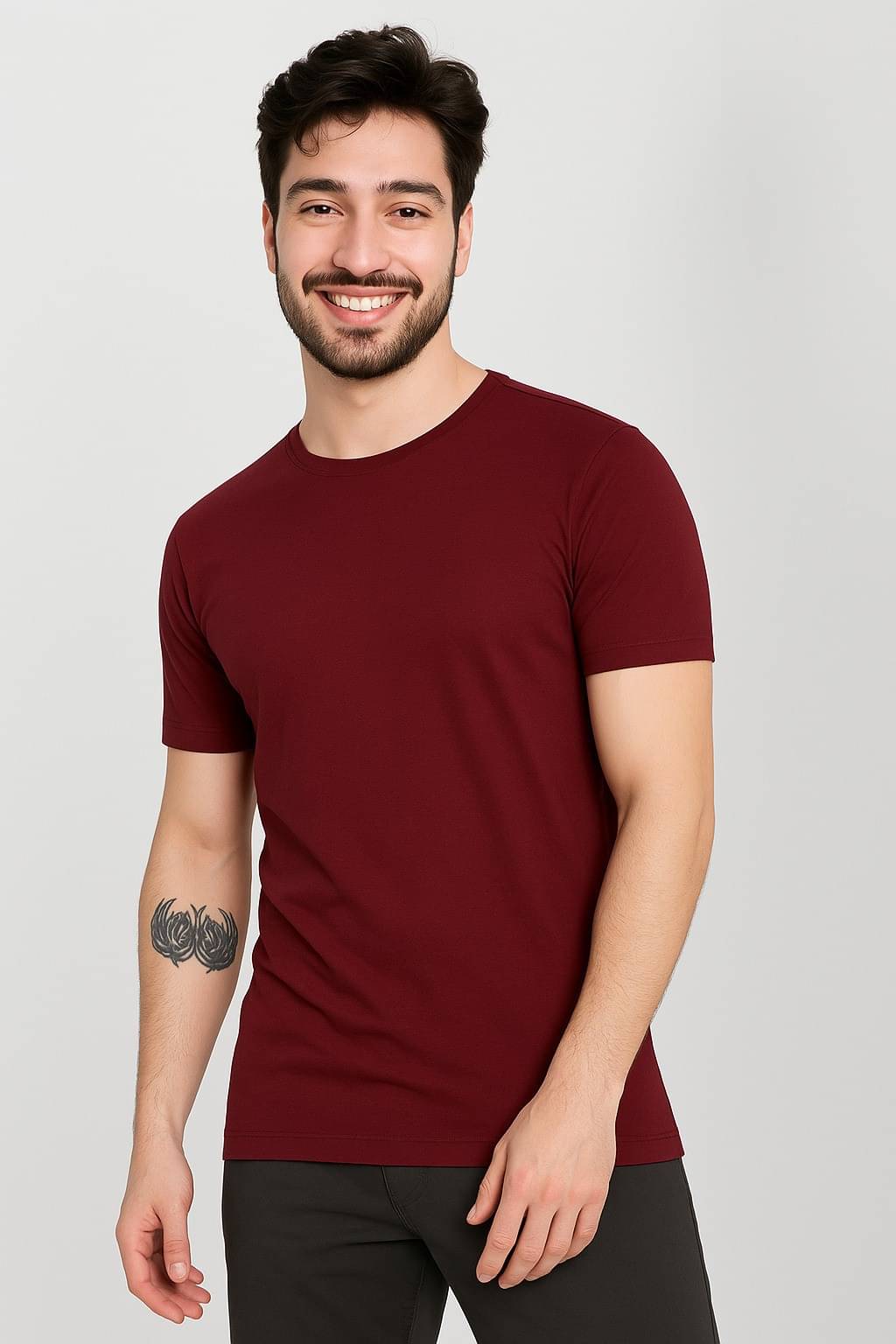     			CrazyBee Men Cotton Blend Regular Fit Solid T-Shirt ( Maroon )