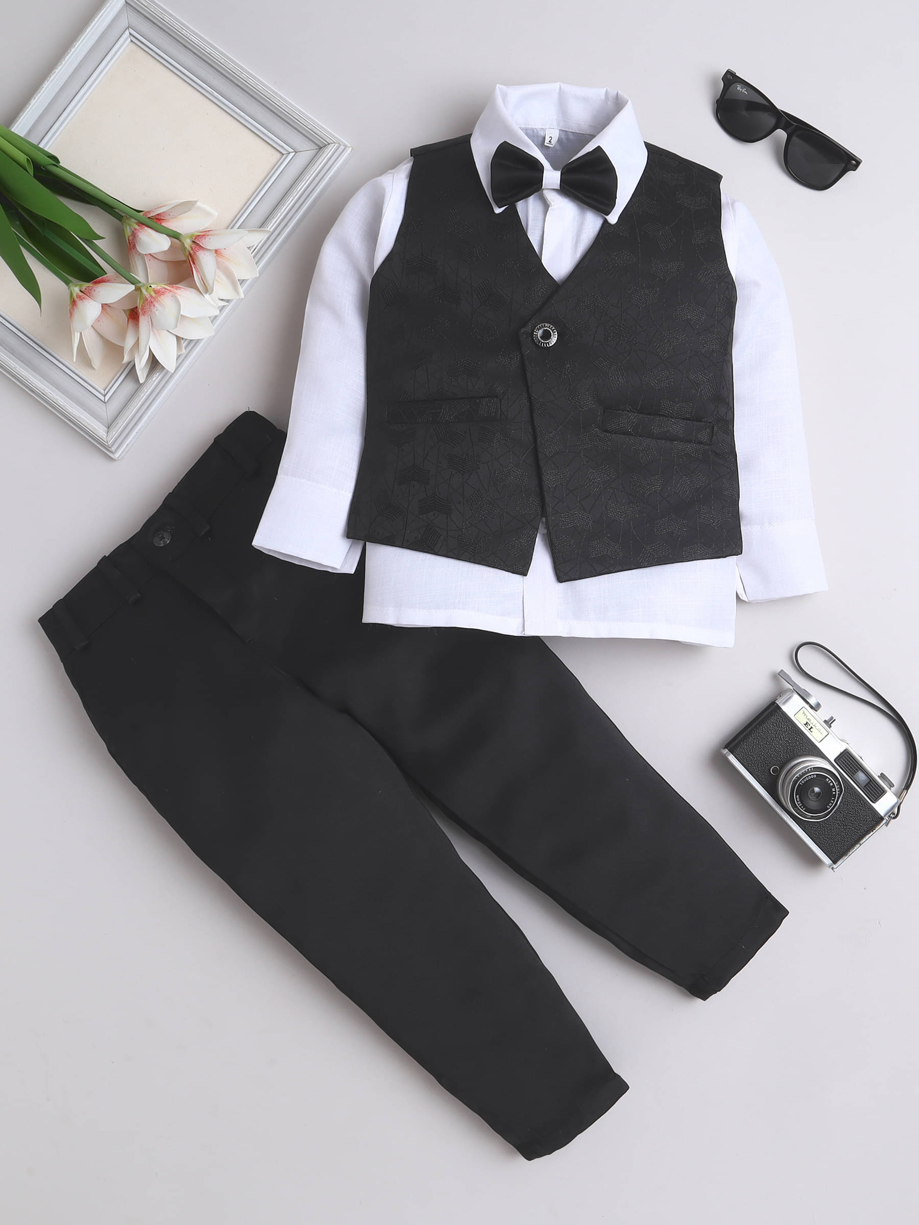     			Fourfolds Boys Cotton Blend Suit ( Pack of 1 , Black )