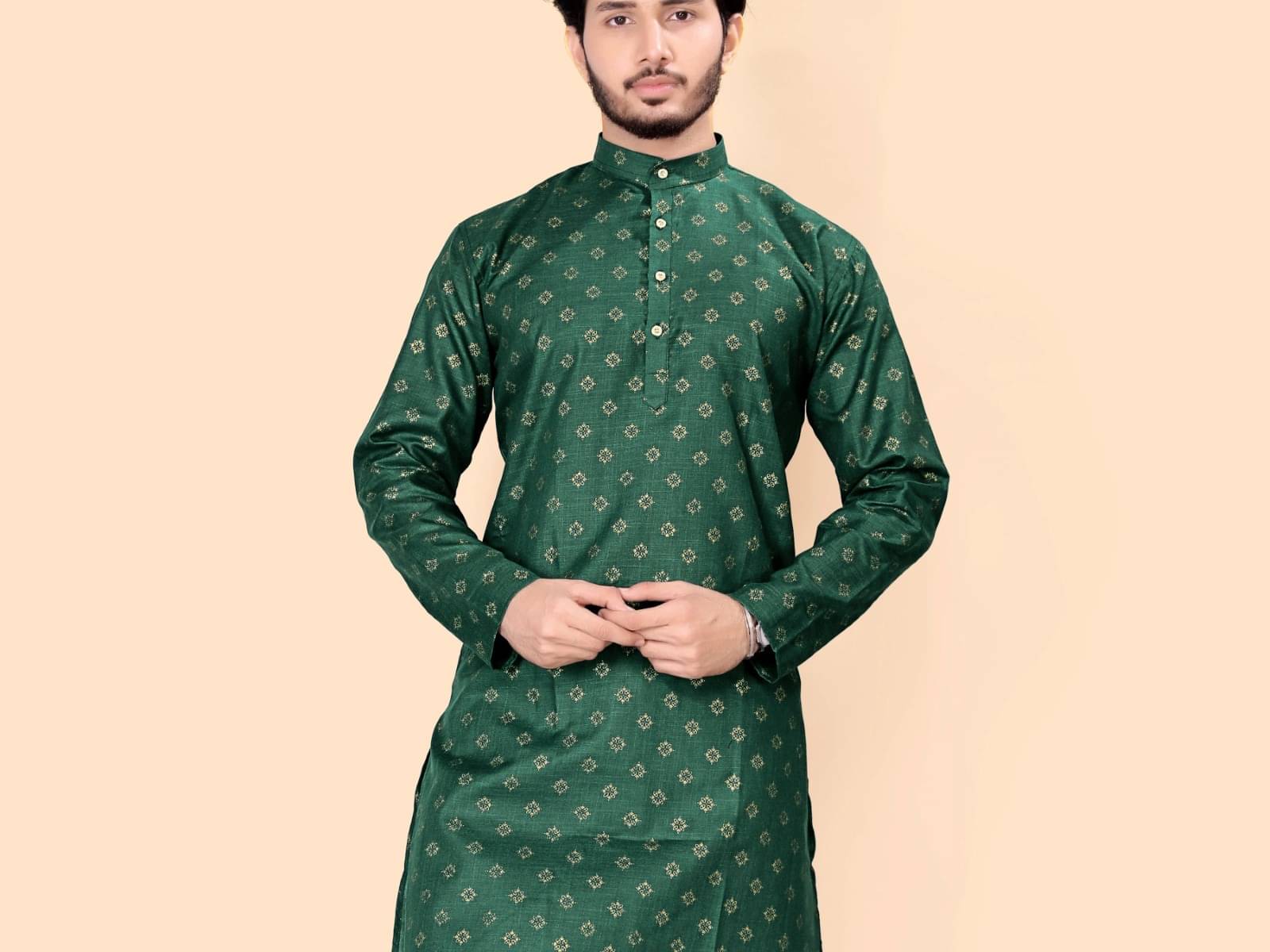 Reiter Dark Green Cotton Blend Men's Regular Kurta ( Pack of 1 ) Reiter Dark Green Cotton Blend Men's Regular Kurta ( Pack of 1 )