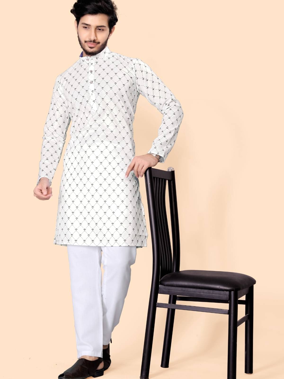     			Reiter White Cotton Blend Regular Fit Men's Kurta Pyjama Set ( Pack of 1 )