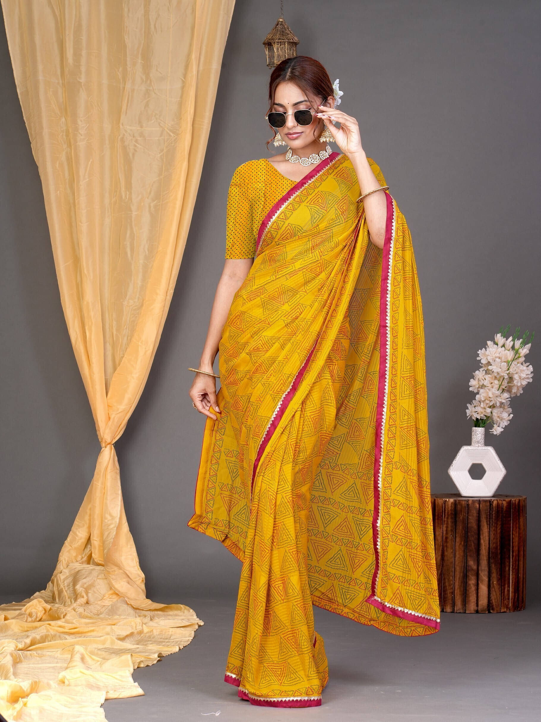 SAREEVE Chiffon Printed Saree With Unstitched Blouse Piece ( Yellow ) SAREEVE Chiffon Printed Saree With Unstitched Blouse Piece ( Yellow )