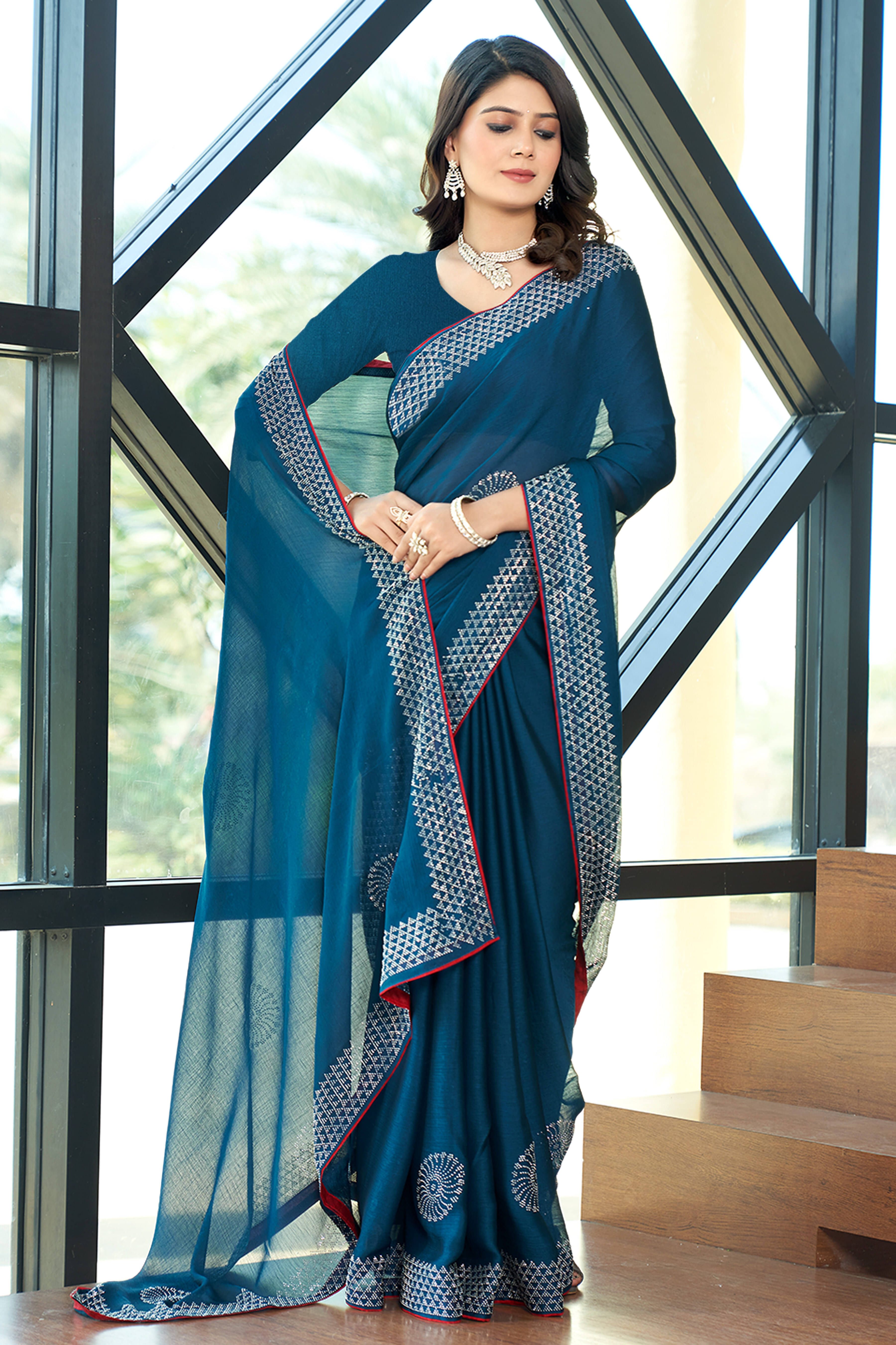     			SAREEVE Georgette Embroidered Saree With Unstitched Blouse Piece ( Blue )