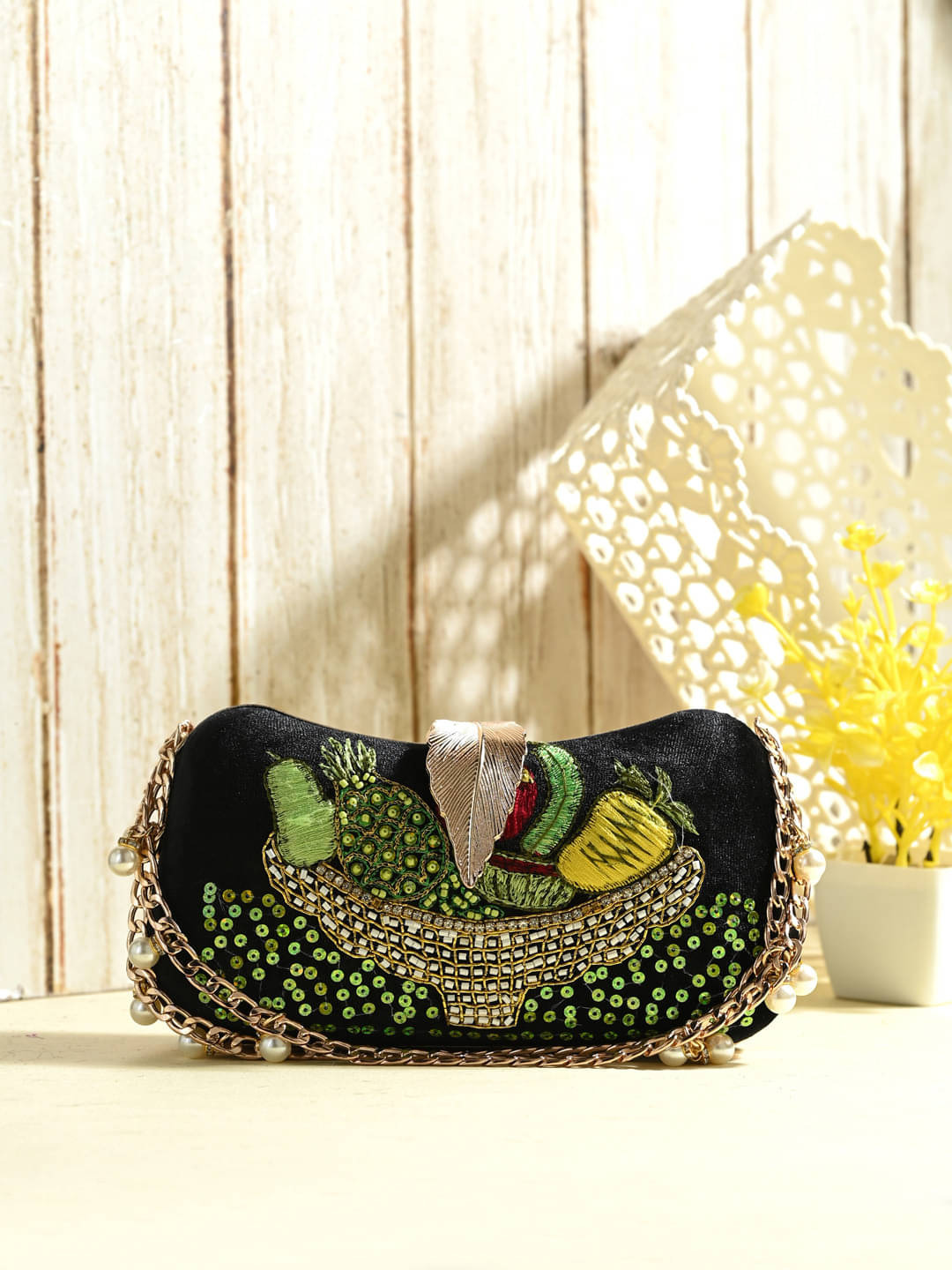     			Tooba Handicraft Black Fabric Box Clutch