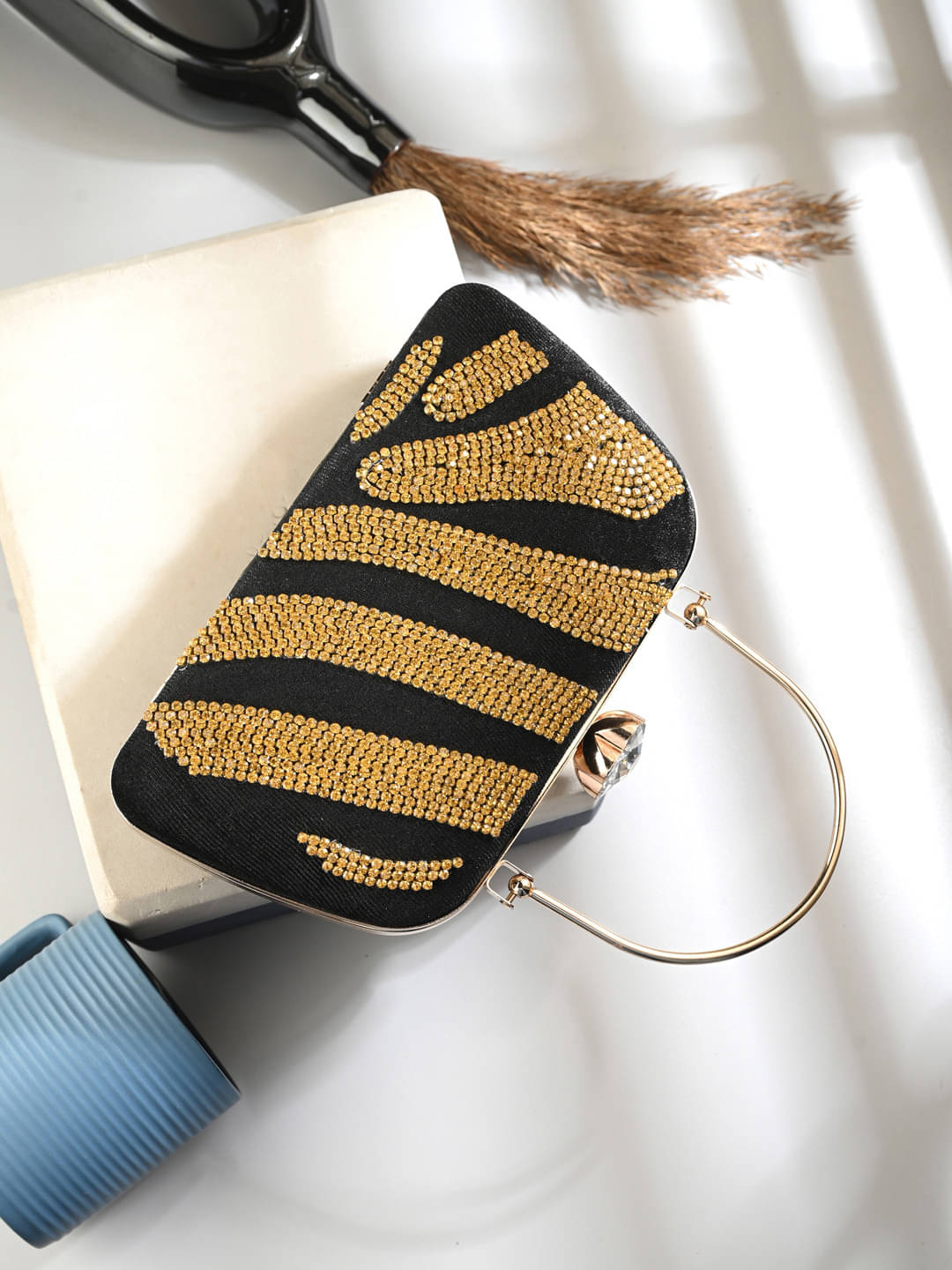     			Tooba Handicraft Black Fabric Box Clutch