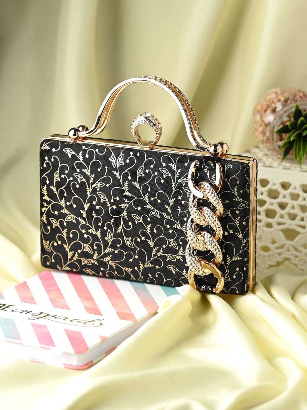     			Tooba Handicraft Black Fabric Box Clutch