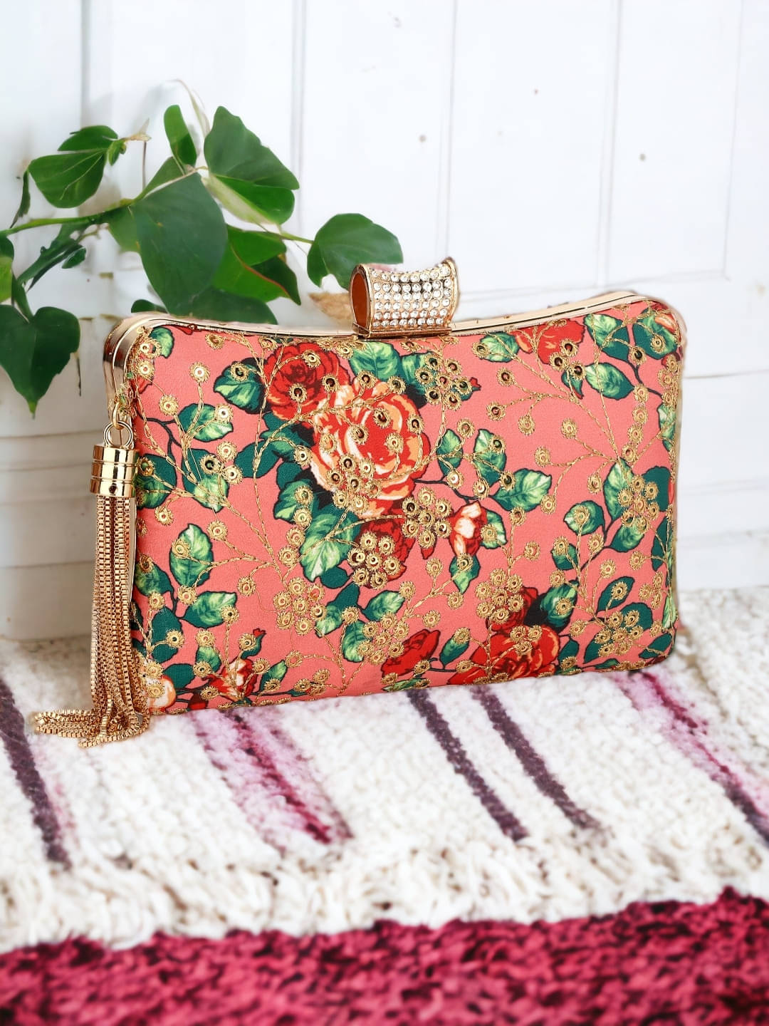     			Tooba Handicraft Multicolor Fabric Box Clutch
