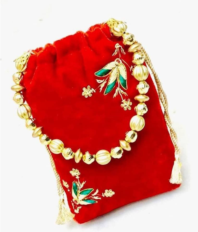     			Tooba Handicraft Red Fabric Box Clutch
