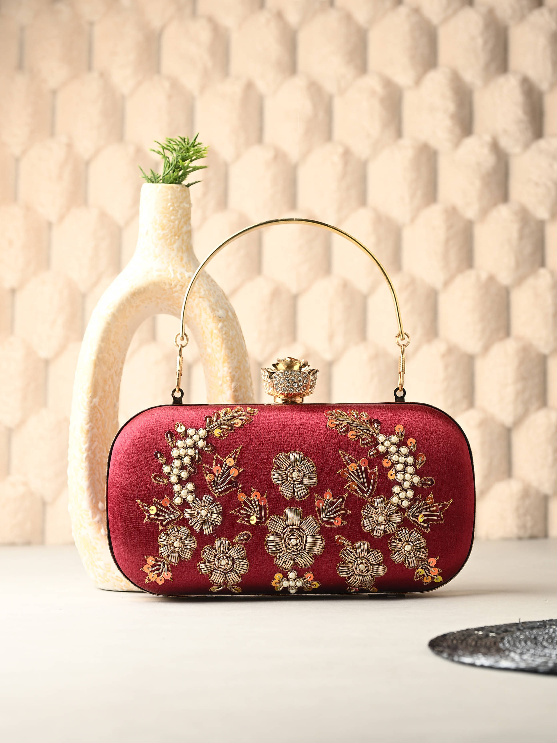     			Tooba Handicraft Red Fabric Box Clutch