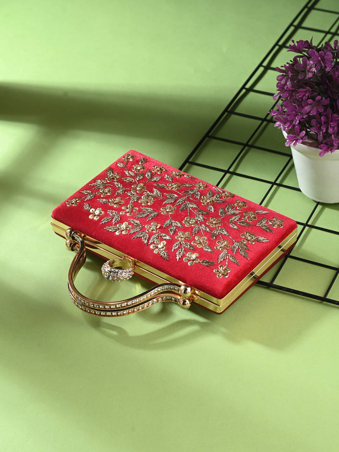     			Tooba Handicraft Red Fabric Box Clutch