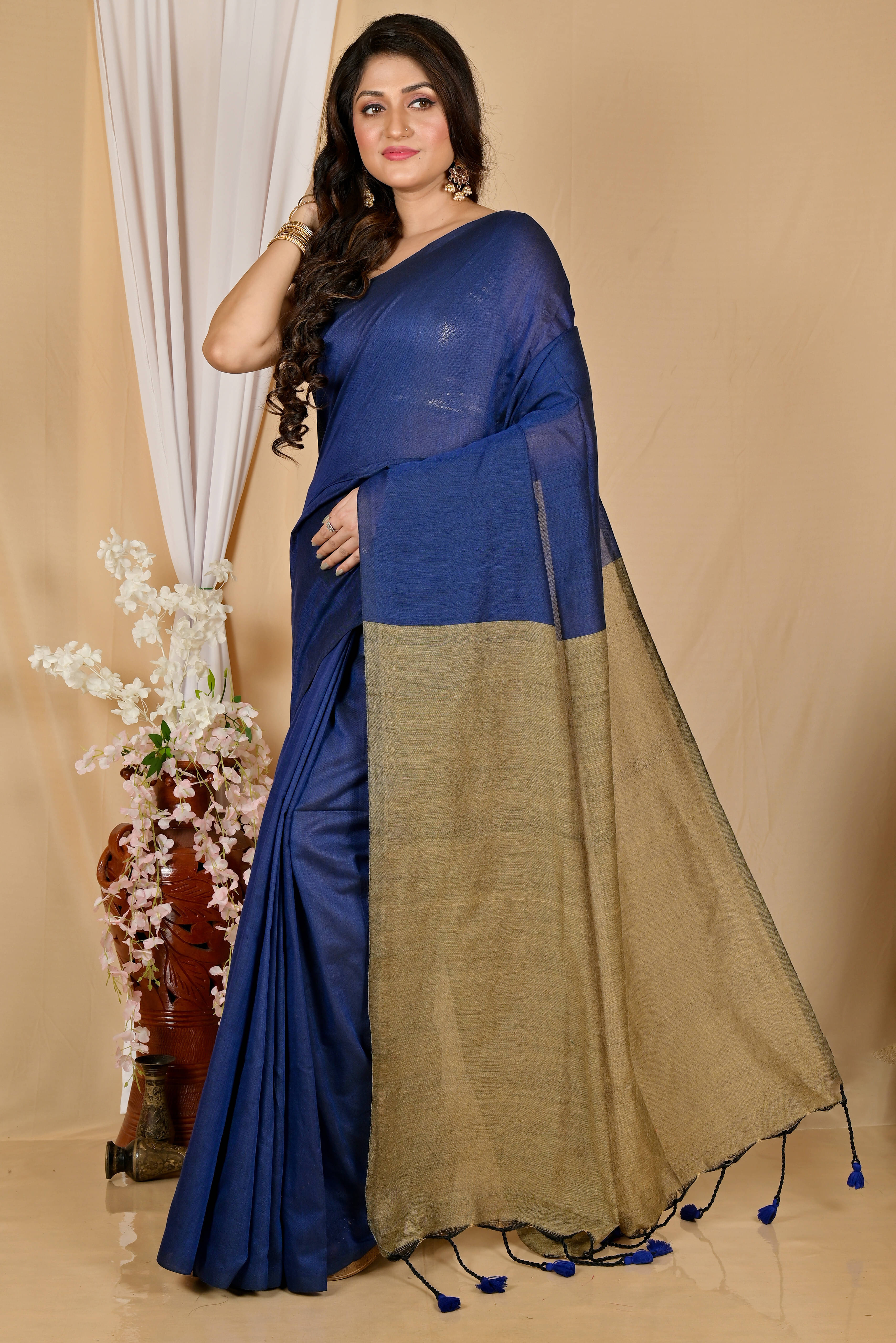 BRYNBRIT Cotton Self Design Tant Saree With Unstitched Blouse Piece ( Blue ) BRYNBRIT Cotton Self Design Tant Saree With Unstitched Blouse Piece ( Blue )