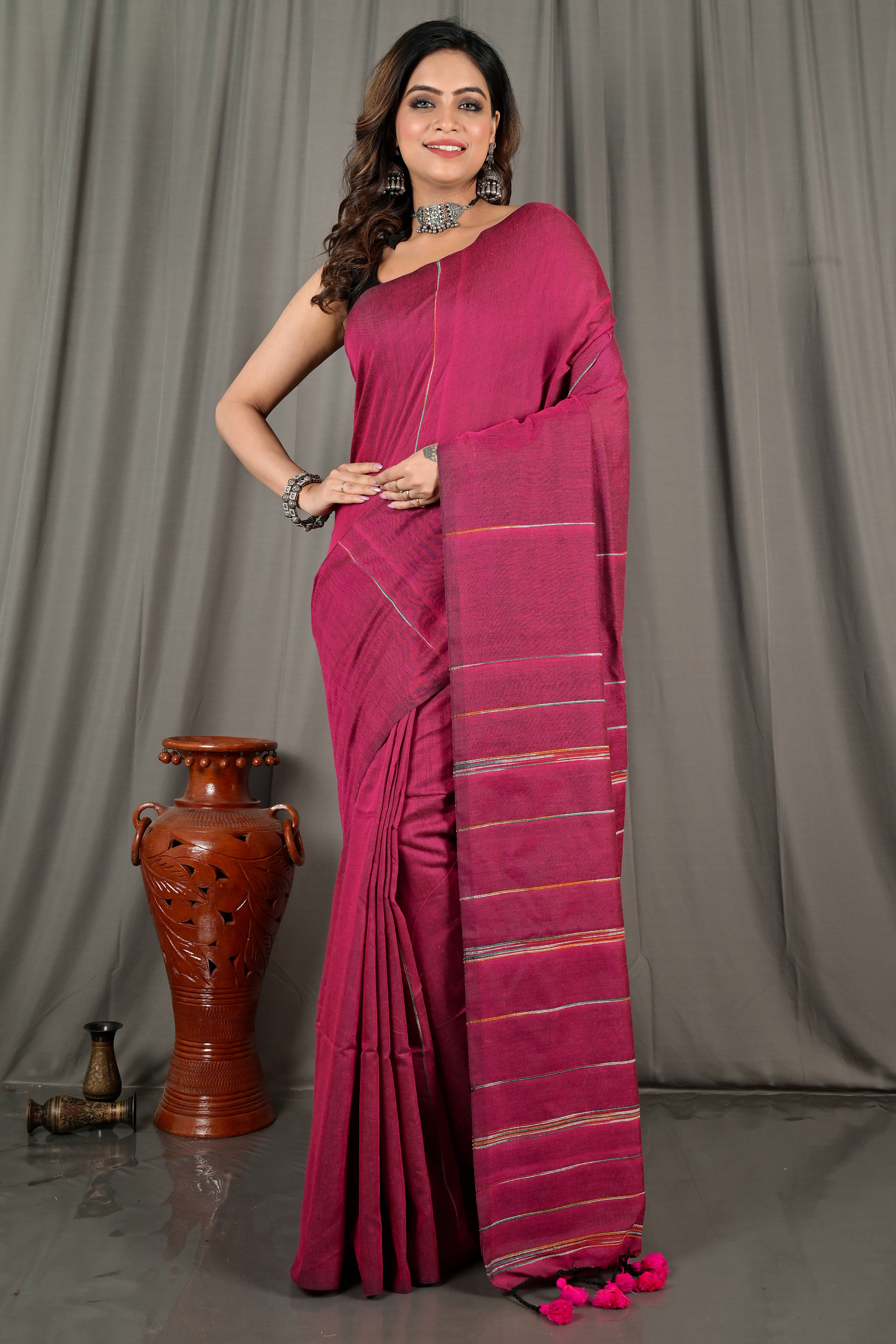 BRYNBRIT Cotton Self Design Tant Saree With Unstitched Blouse Piece ( Rani ) BRYNBRIT Cotton Self Design Tant Saree With Unstitched Blouse Piece ( Rani )