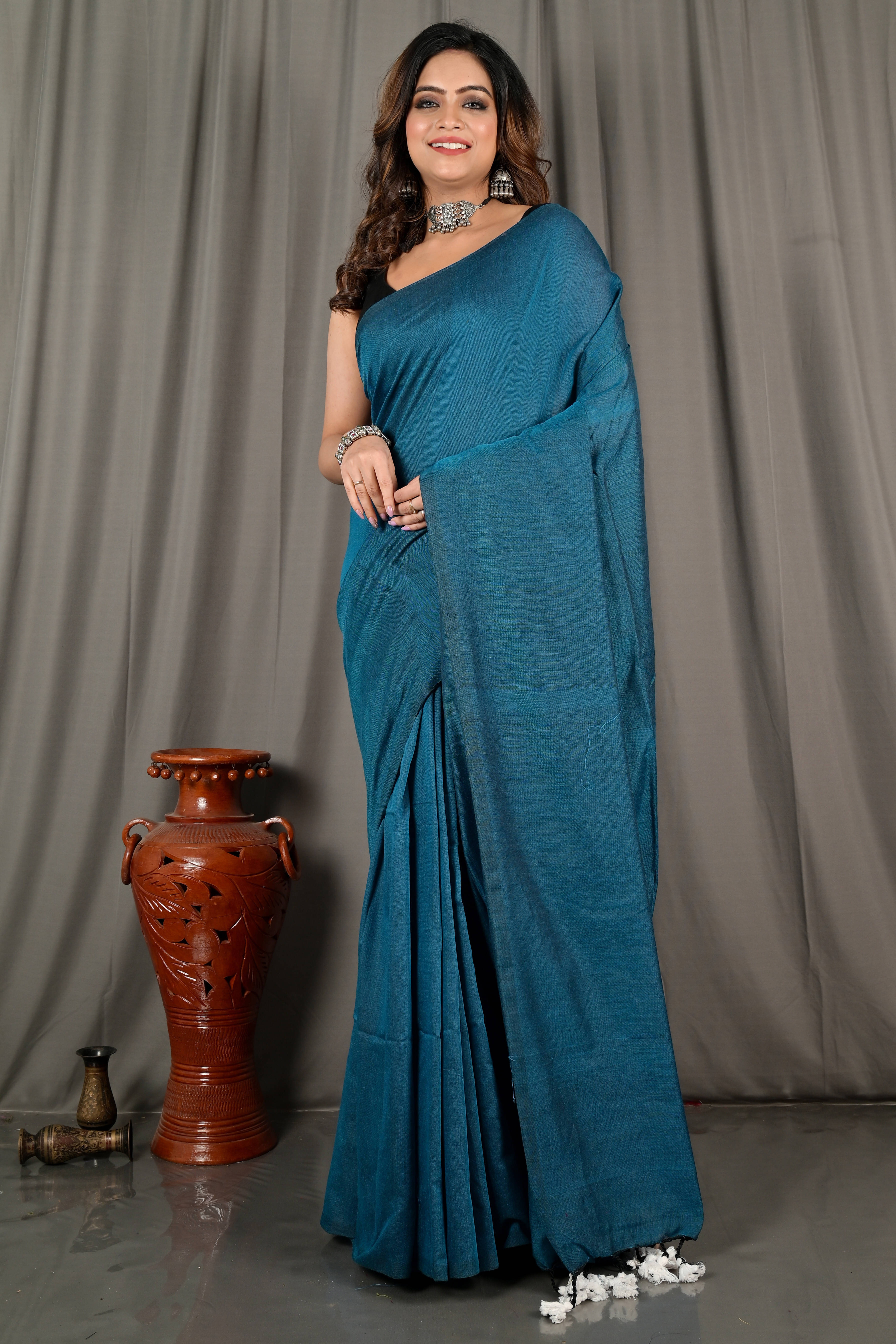 BRYNBRIT Cotton Self Design Tant Saree With Unstitched Blouse Piece ( Teal ) BRYNBRIT Cotton Self Design Tant Saree With Unstitched Blouse Piece ( Teal )