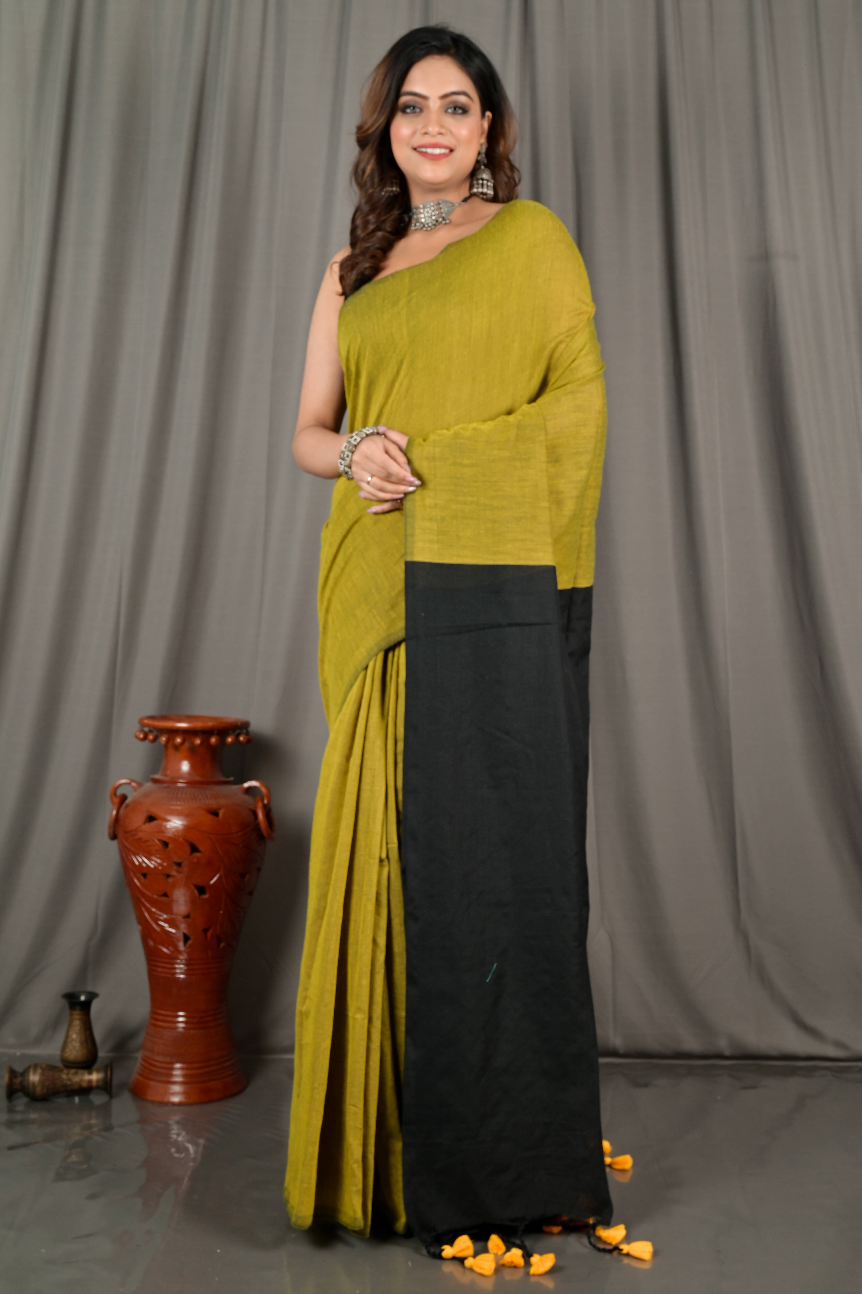     			BRYNBRIT Cotton Self Design Tant Saree With Unstitched Blouse Piece ( Yellow )